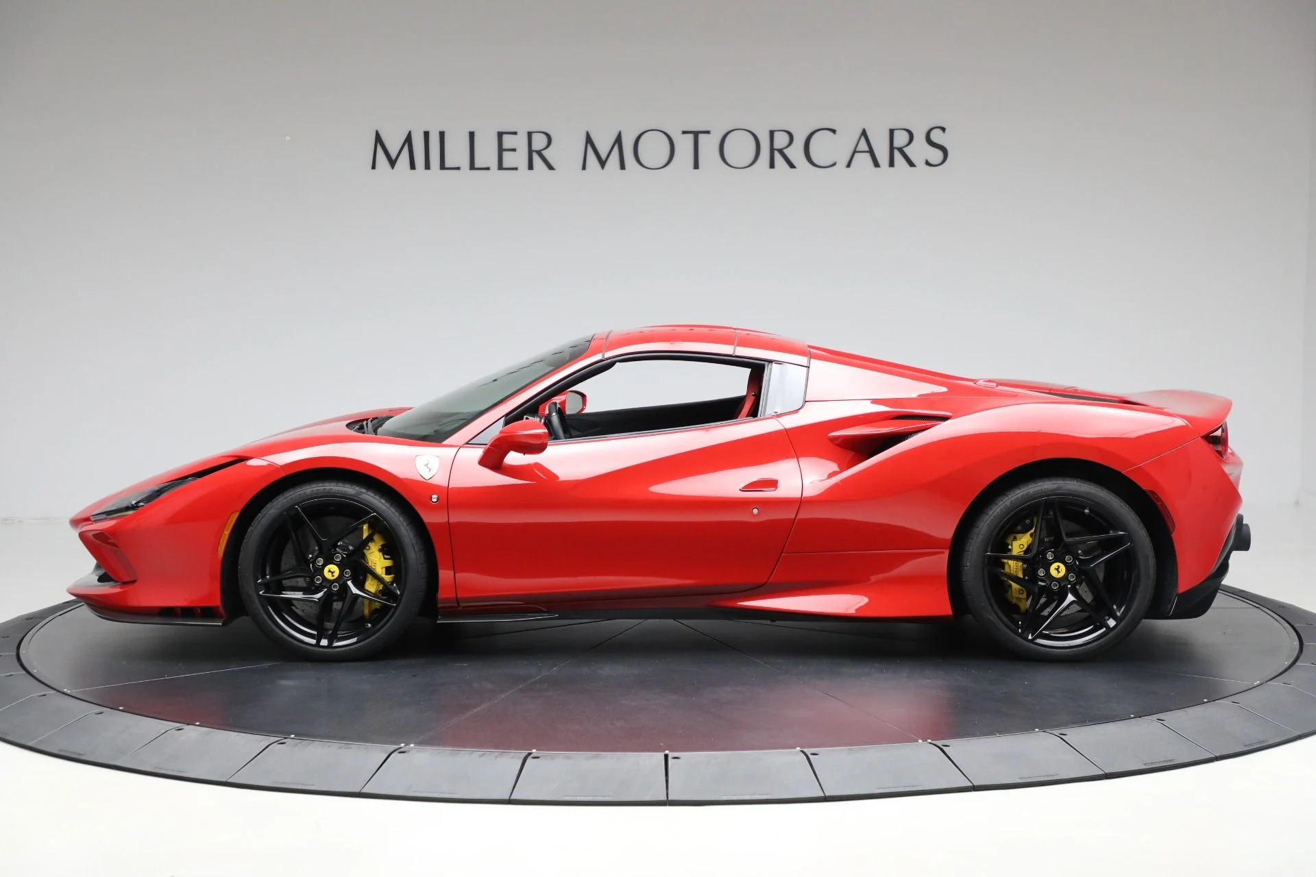 mph013_663644233_Used_2021_Ferrari_F8_Spider_88f2e6e5ac