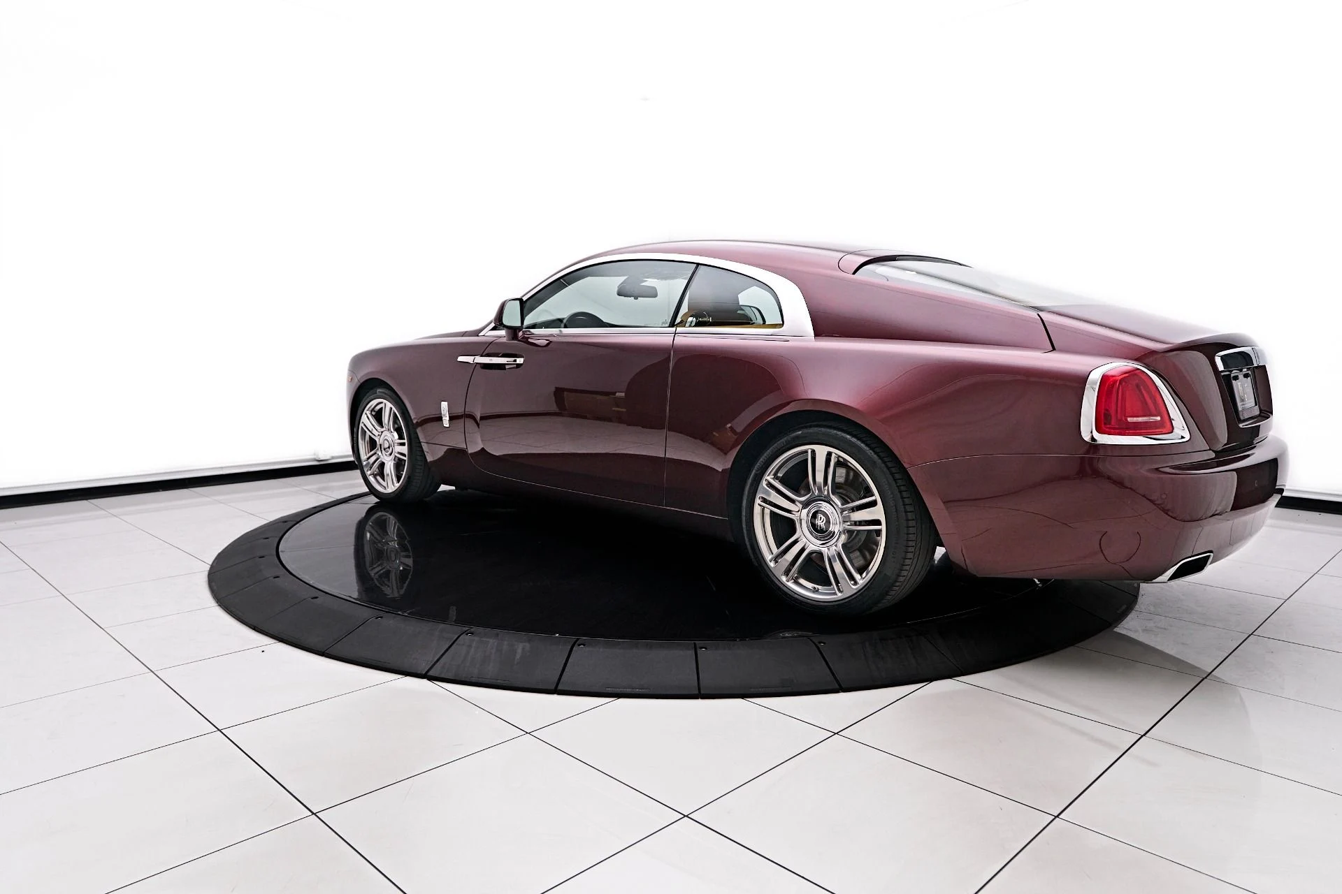 mph013_663992518_Used_2015_Rolls_Royce_Wraith_Base_1757113585_54683d1f90