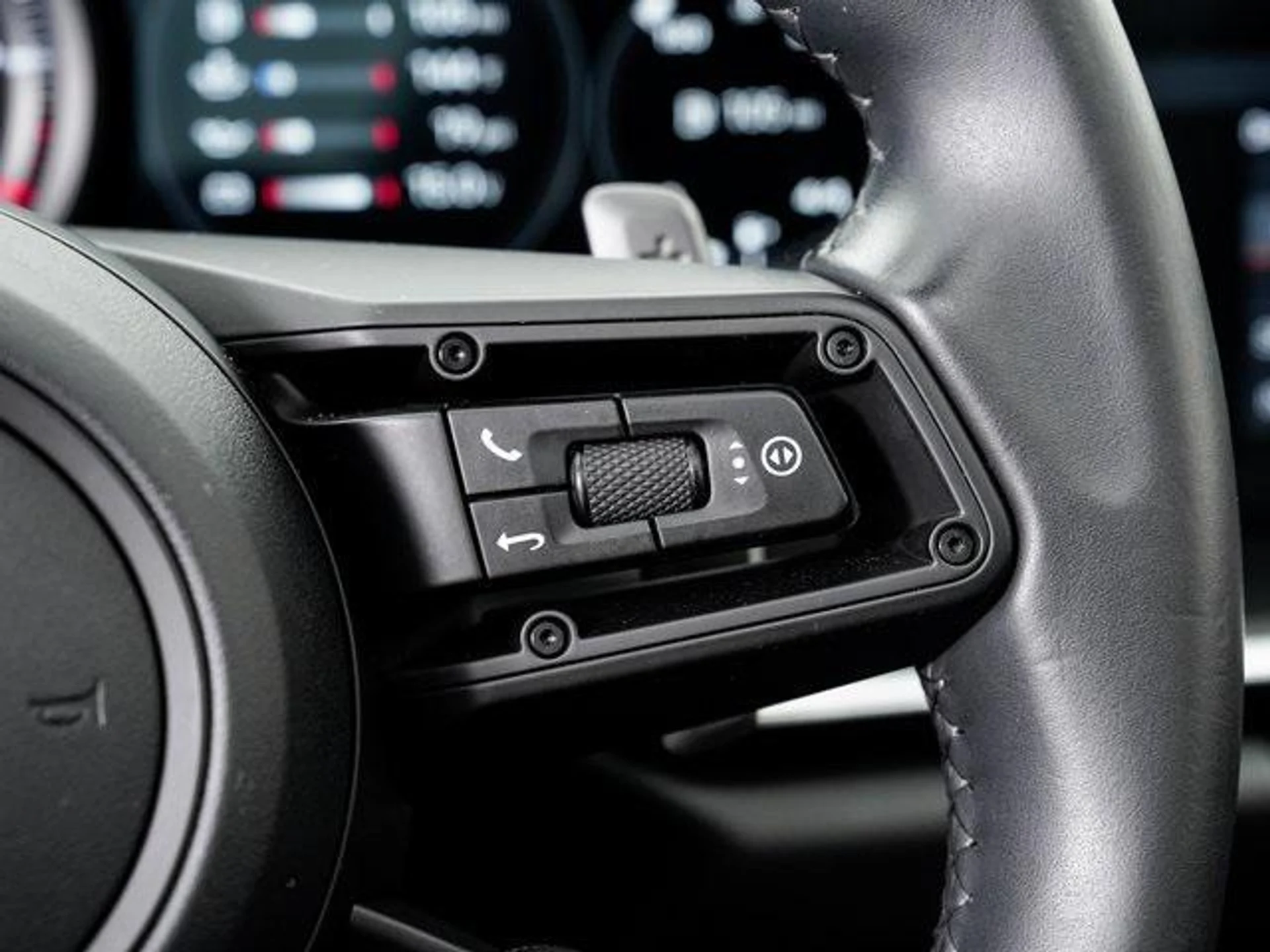 mph013_664018116_EUR_BLI_Mo_Zq4ng_T_Xa_HM_7y_O_Ue_WOM_fdf15b64d0