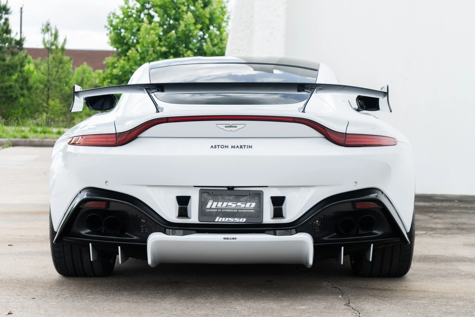 mph013_665390027_Used_2019_Aston_Martin_Vantage_1777043829_284421b67f