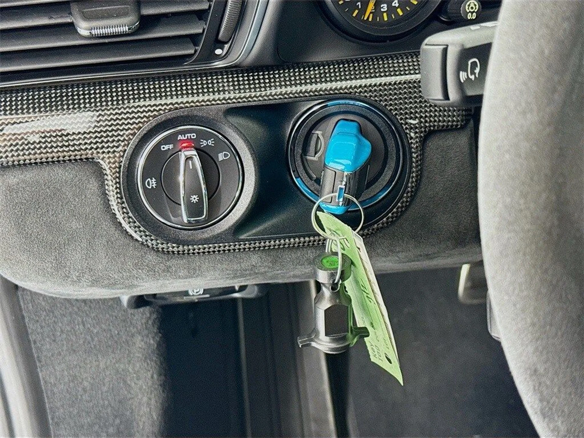 mph013_669094497_29f49da265188748de5ca515ac2c5b7ax_079d12cb0a