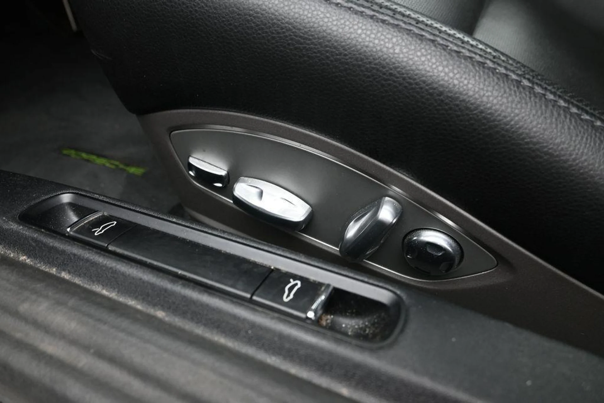 mph013_678219774_Ea_Eo_Ur_DX_n1_O7a4z_WY_Eyre_P82_ZA_c0e4fbfe2c