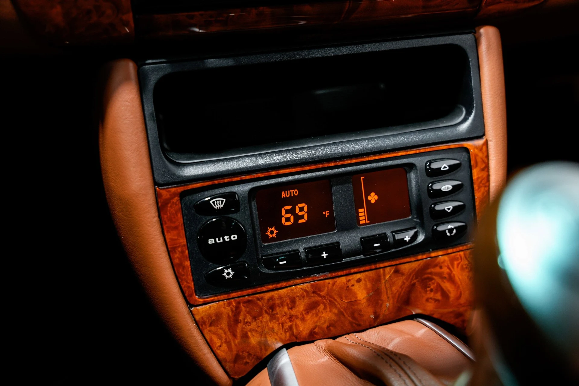 mph013_681768525_5b1528a5677ca3a832b9d36edd543569x_6a53d32a67