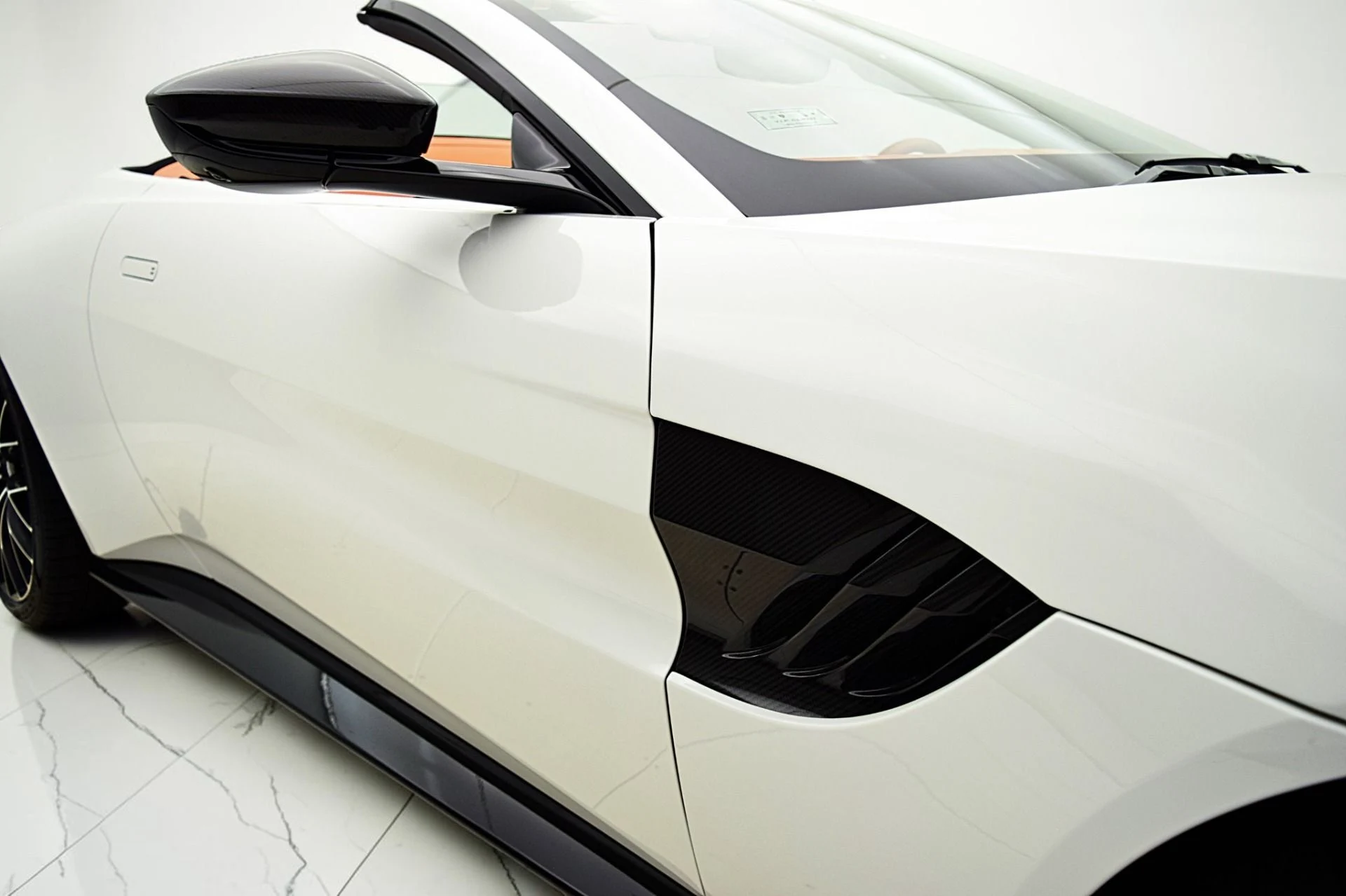 mph013_682839098_Used_2023_Aston_Martin_Vantage_Roadster_b656594c03