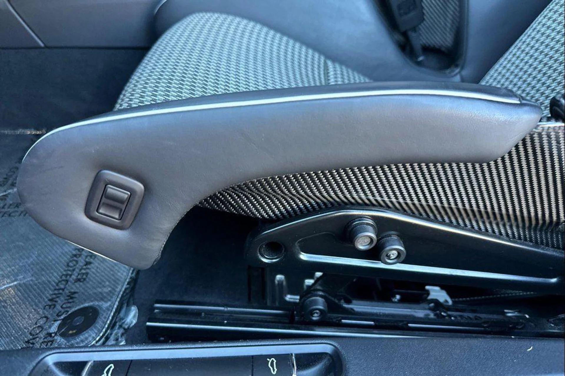 mph013_688205289_V_Lo_L_Ew_E0_GC_Eg_C9qf_Nn1_Cqba_Om_E_7c97410678