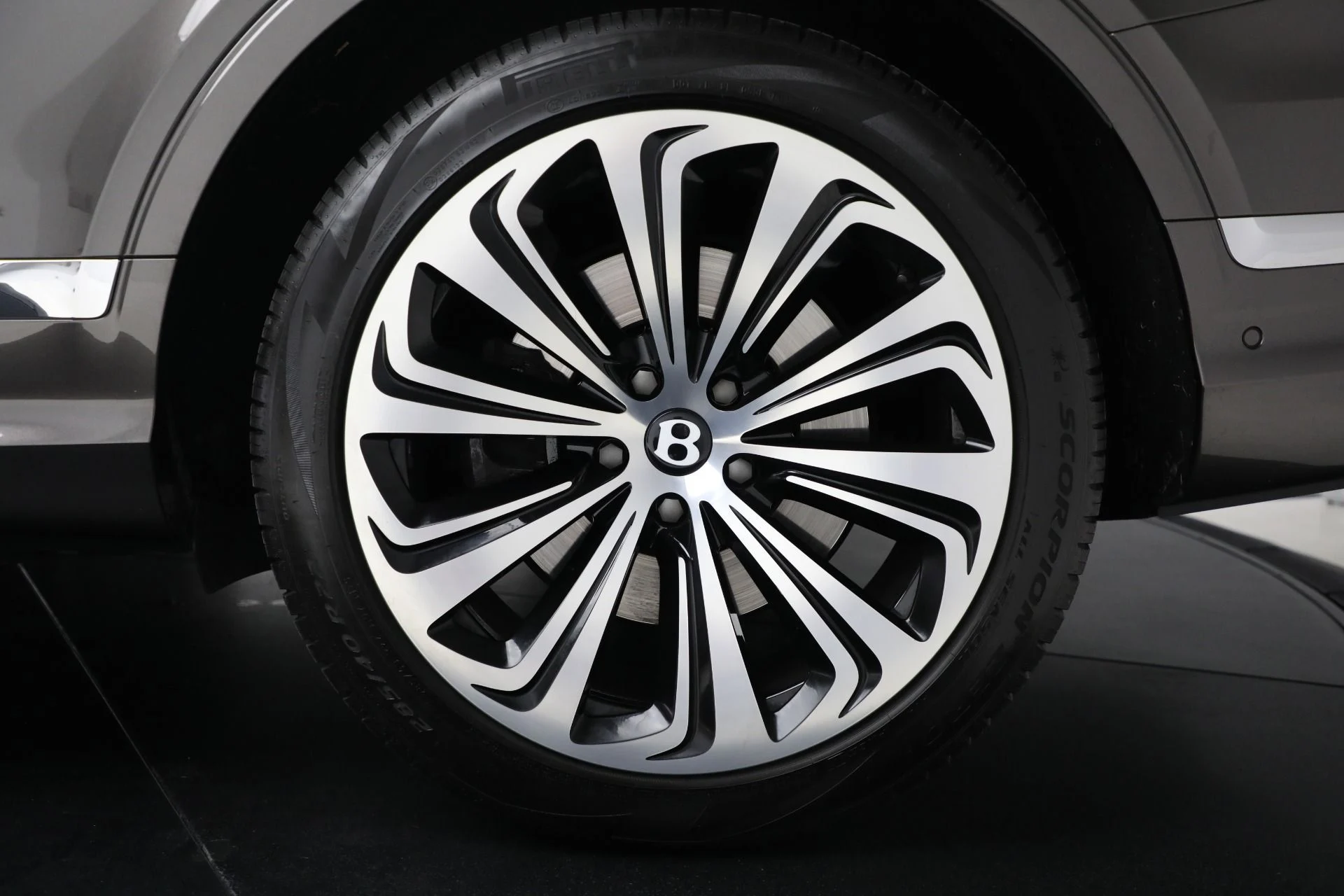 mph013_692355398_Used_2021_Bentley_Bentayga_First_Edition_V8_1760803209_38b17b5c70