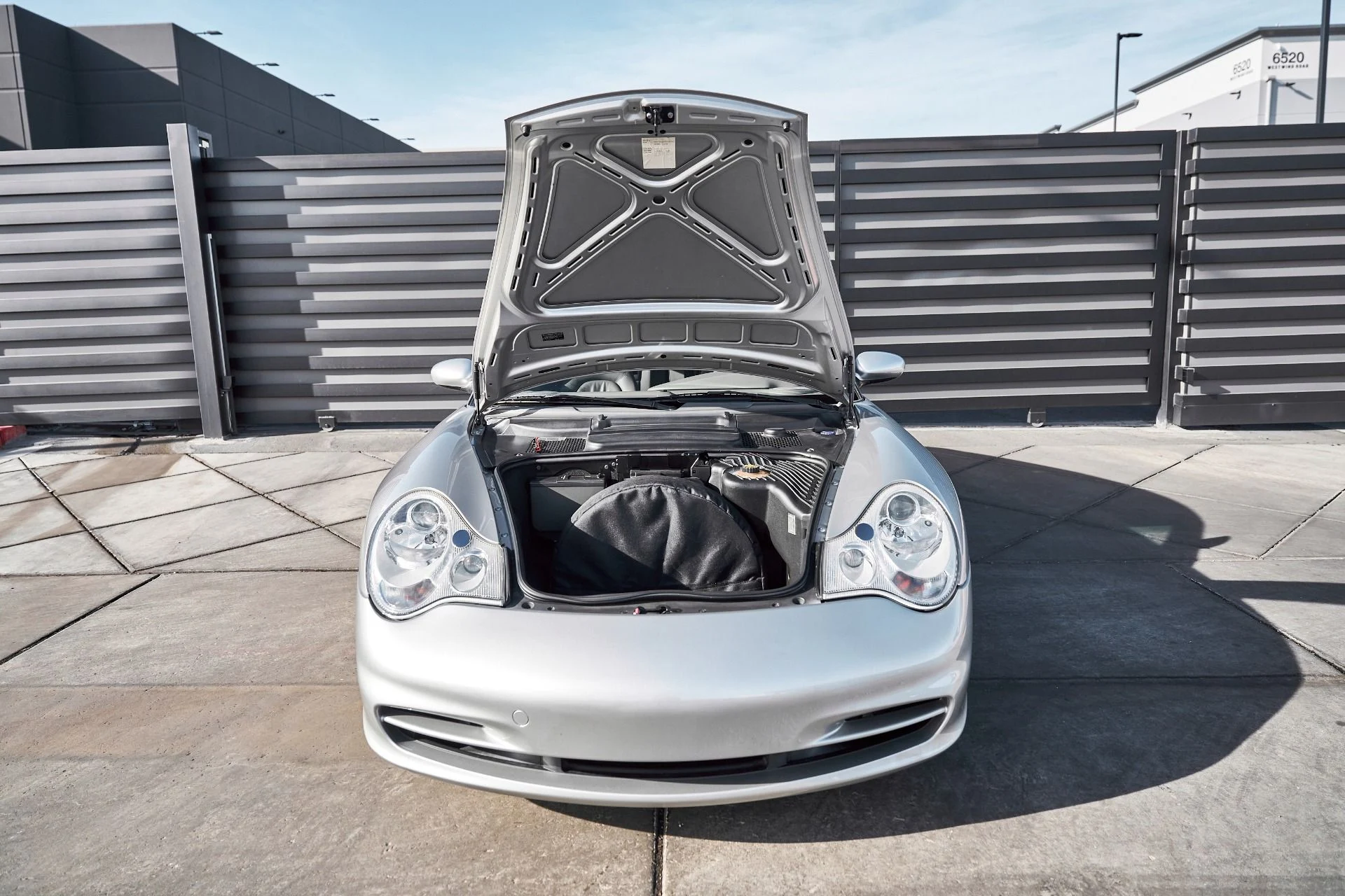 mph013_694048720_Used_2002_Porsche_911_Carrera_1766458401_1b62c48e2a