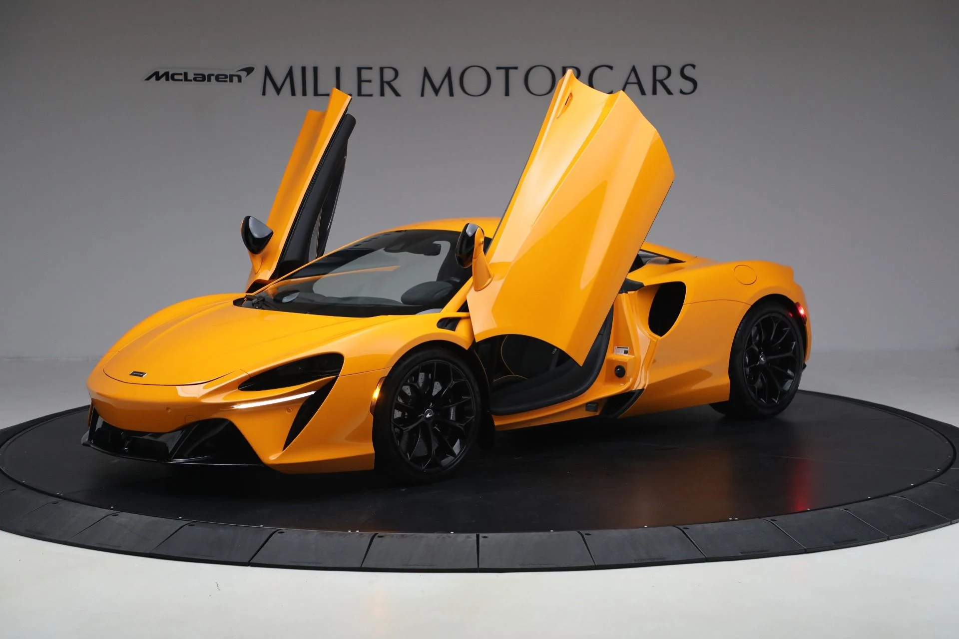 mph013_698597381_Used_2024_Mc_Laren_Artura_Performance_190383d85d
