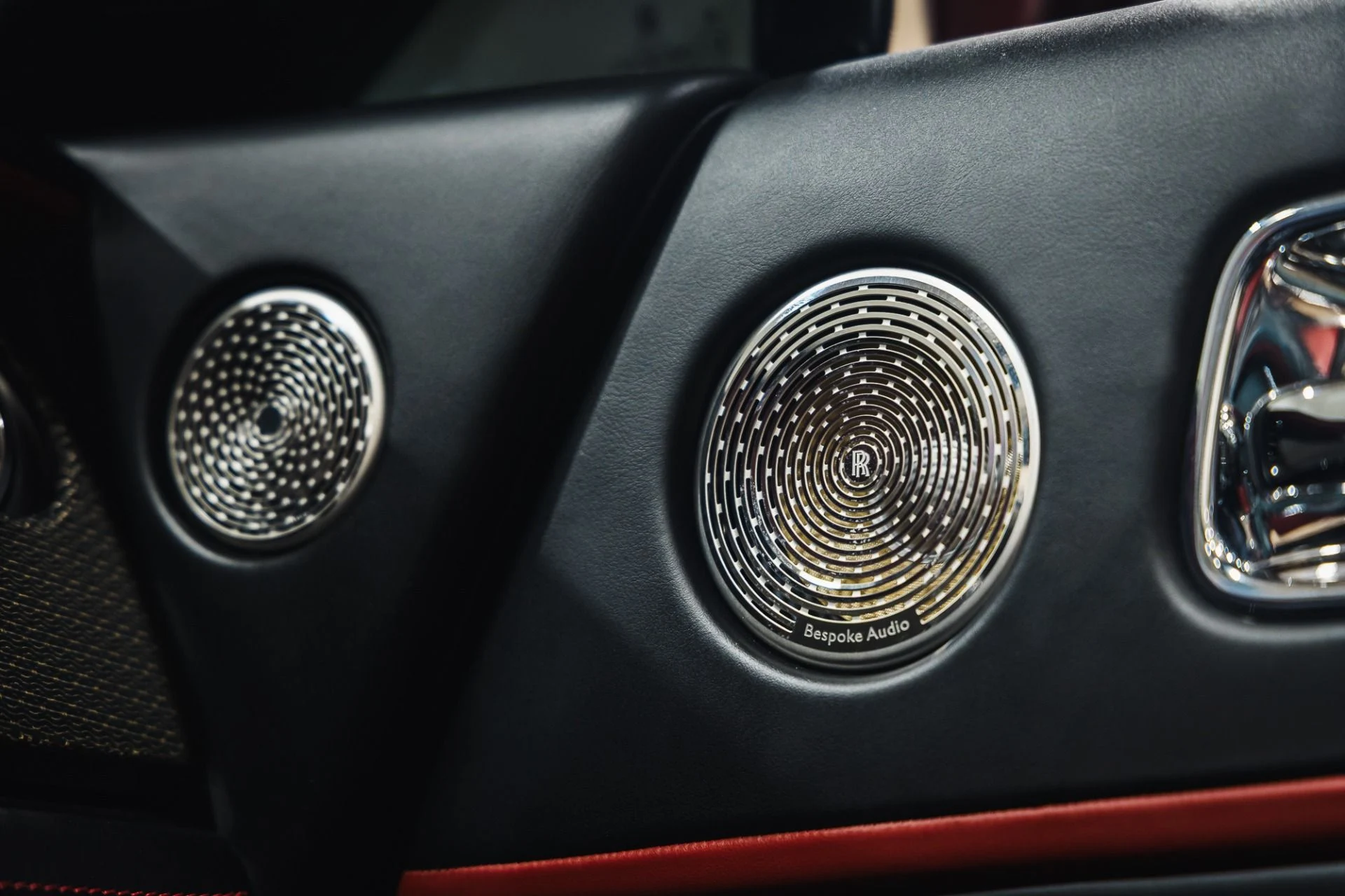 mph013_699692753_Used_2019_Rolls_Royce_Dawn_1775855974_ef7f09156b