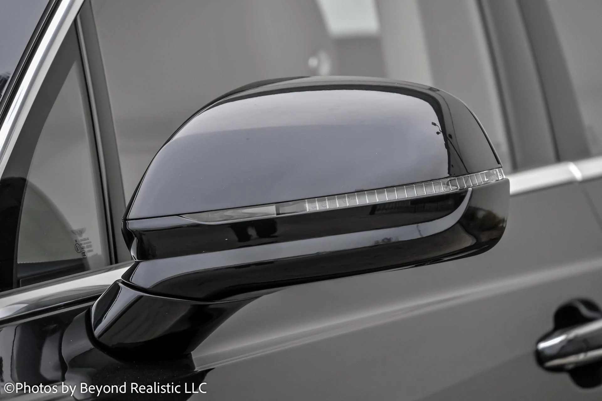 mph013_700705613_Used_2022_Bentley_Bentayga_V8_Mulliner_Driving_Specification_1765012901_300002af96