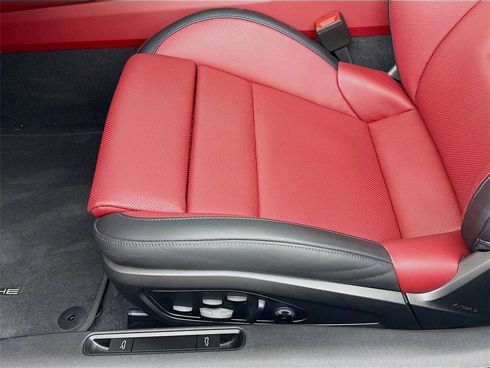 mph013_701943875_d4d413b44a5324e239ea1c366bcc8b84x_a9fd0b7a70