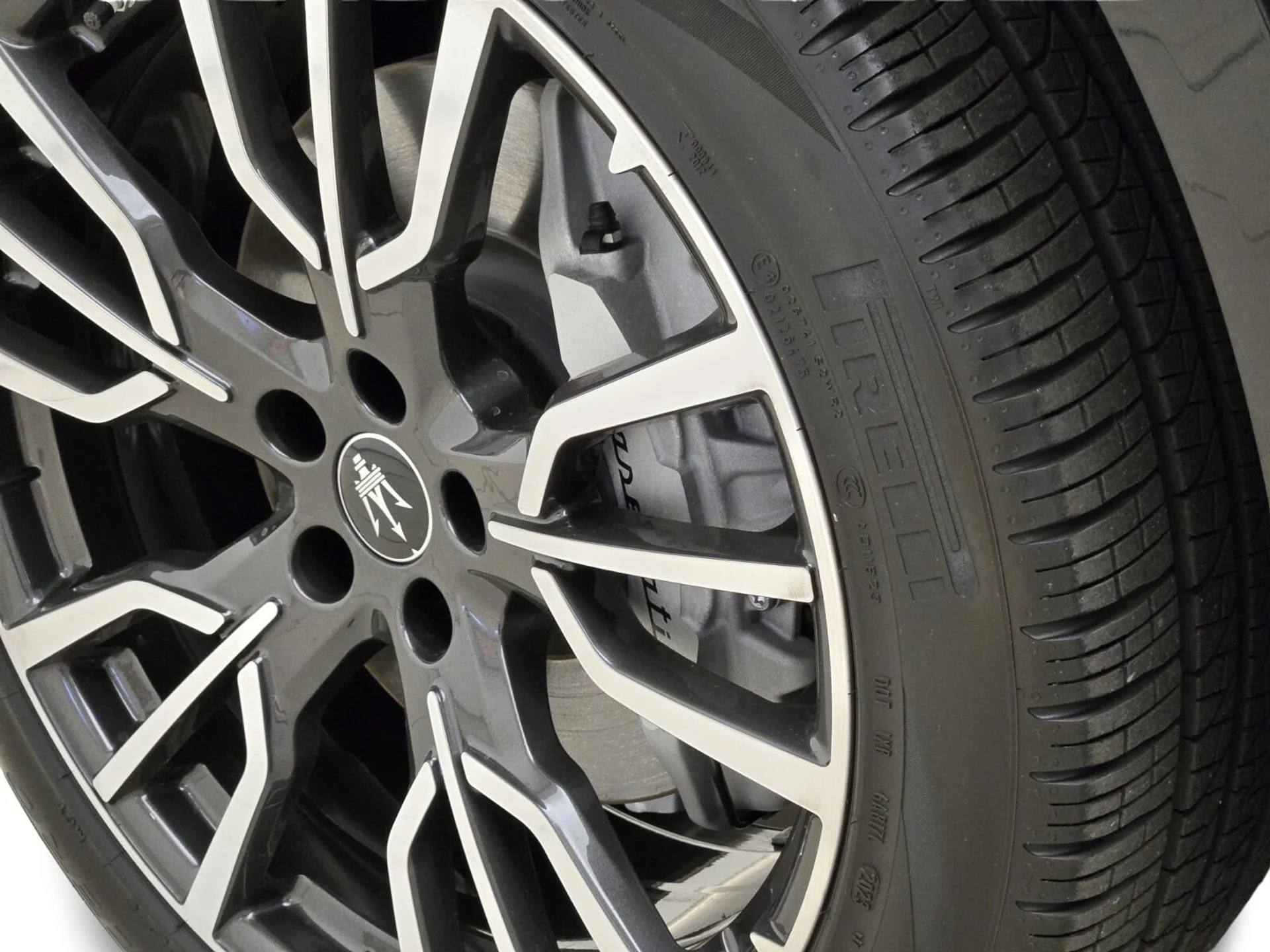mph013_704395294_Used_2024_Maserati_Grecale_GT_1753163861_245c8ffa95
