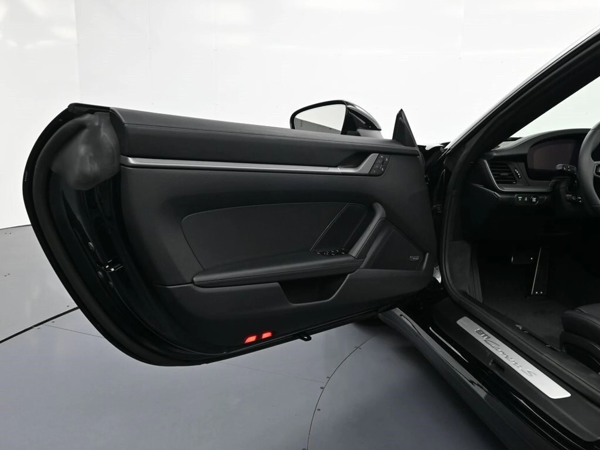 mph013_704501915_8bf59163fdad558772d511b3576ed940x_46b34a2b3f