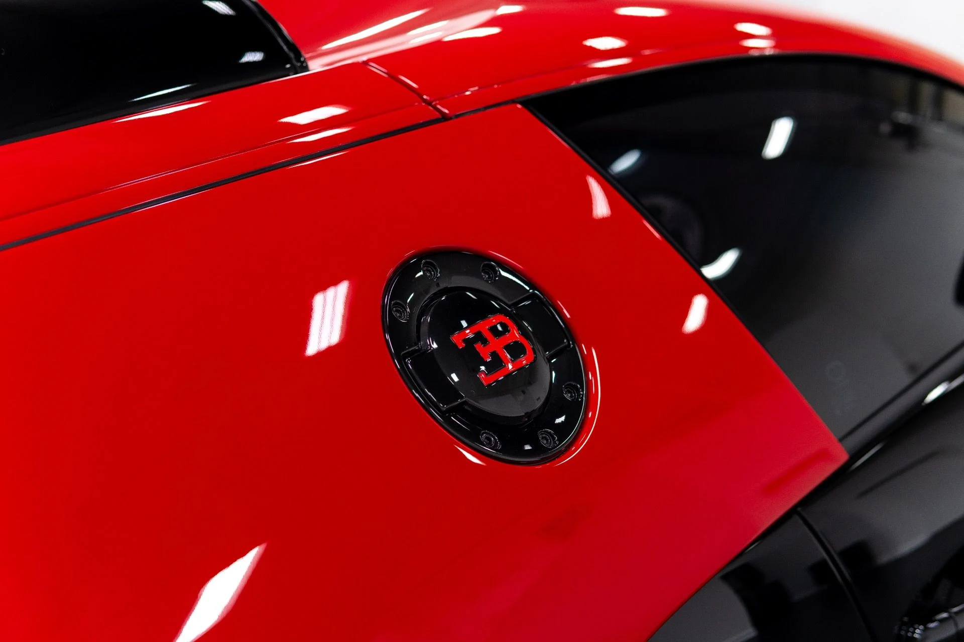 mph013_709235056_Used_2008_Bugatti_Veyron_164_1769463944_0baa8ad0f8