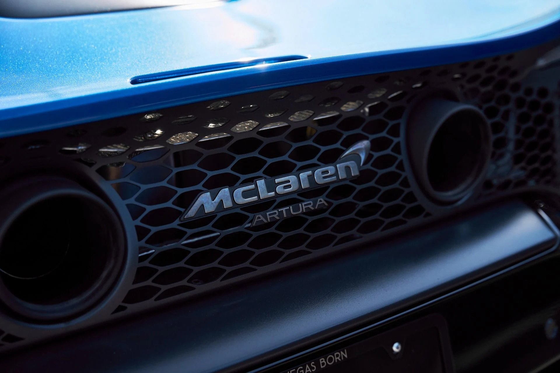 mph013_710153765_Used_2025_Mc_Laren_Artura_1769567580_4ce5f838a7