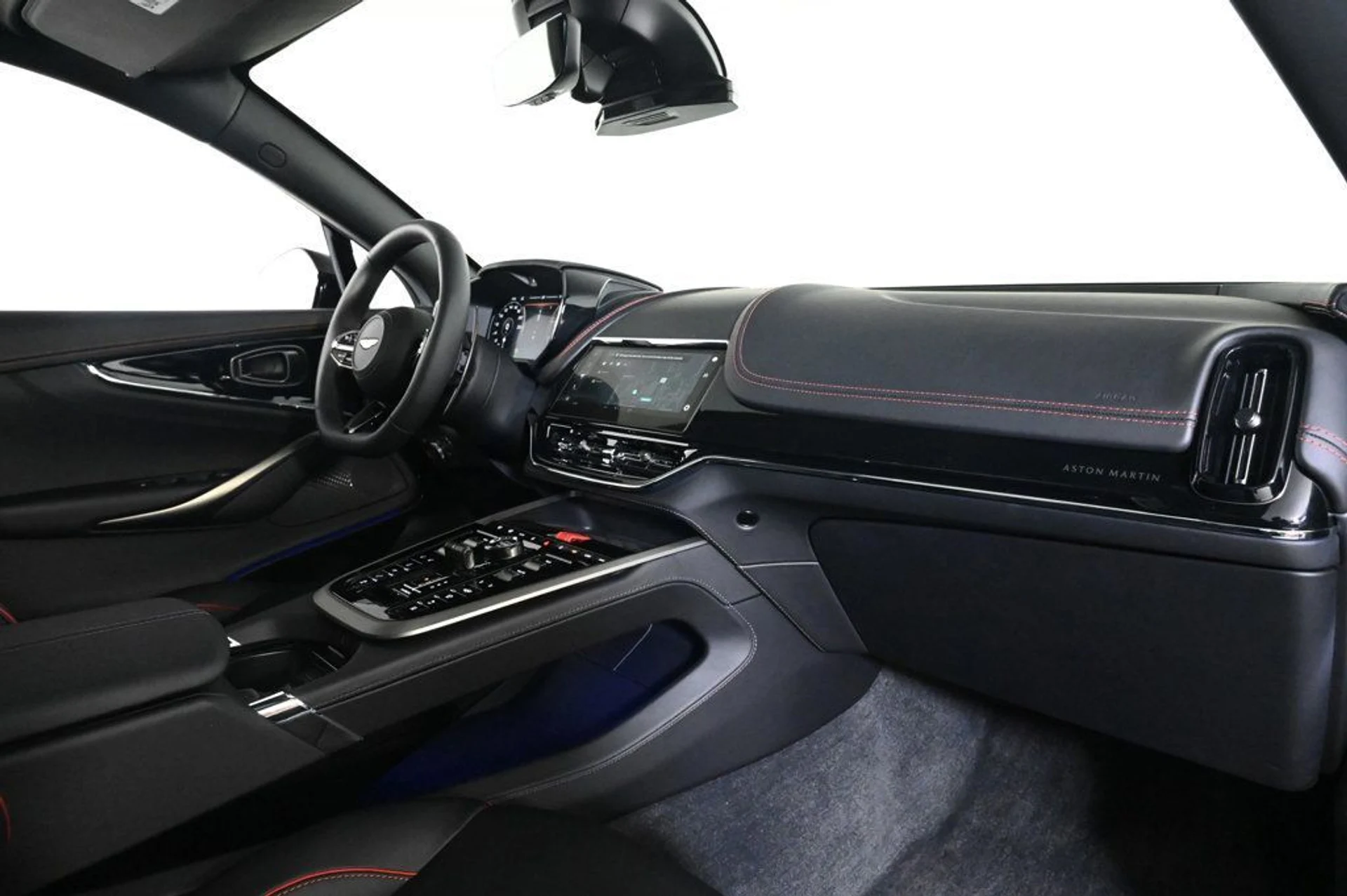mph013_711973403_new_2026_aston_martin_dbx_707awd_11350_22972758_14_1024_d511280080