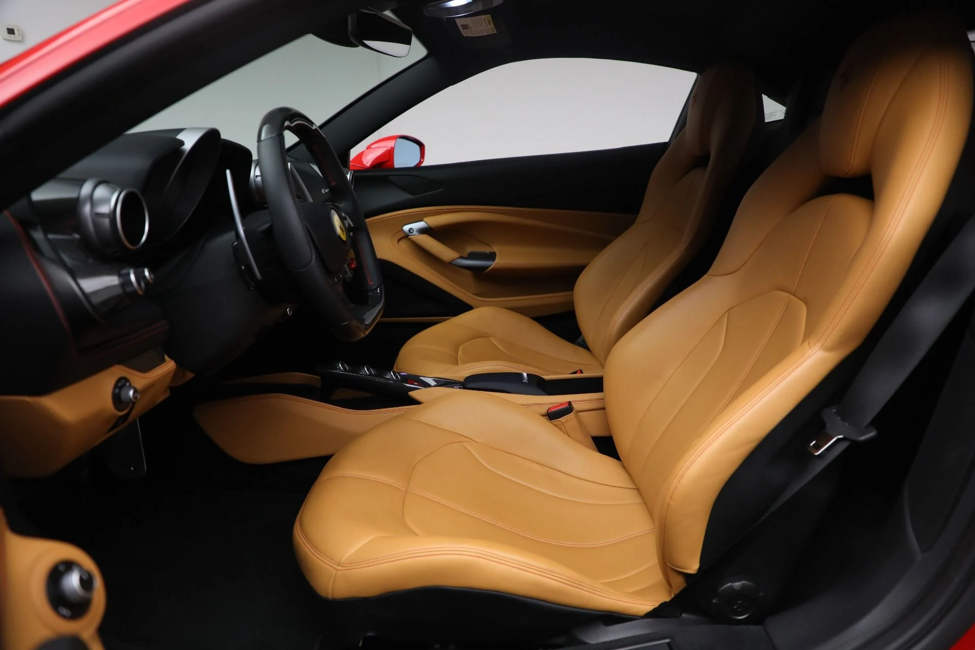 mph013_71611803_Used_2020_Ferrari_F8_Tributo_1762634390_5dd1be8f54