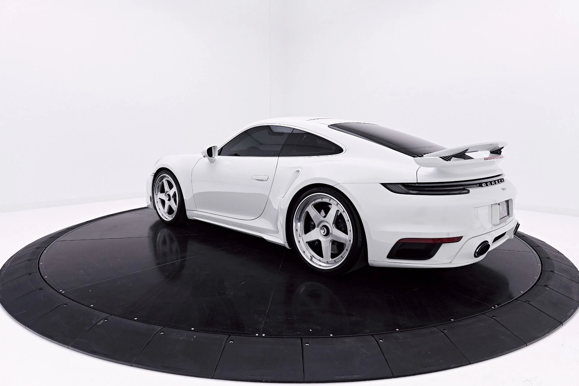 mph013_720391040_Used_2024_Porsche_911_Turbo_S_1777505233_783a6e42a0