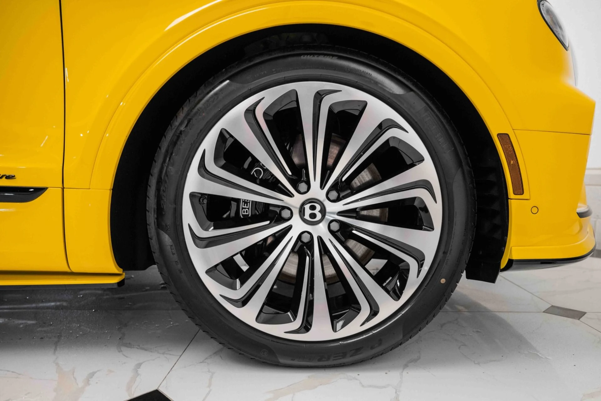 mph013_721831839_Used_2024_Bentley_Bentayga_Azure_V8_1721581484_82c9473cfc