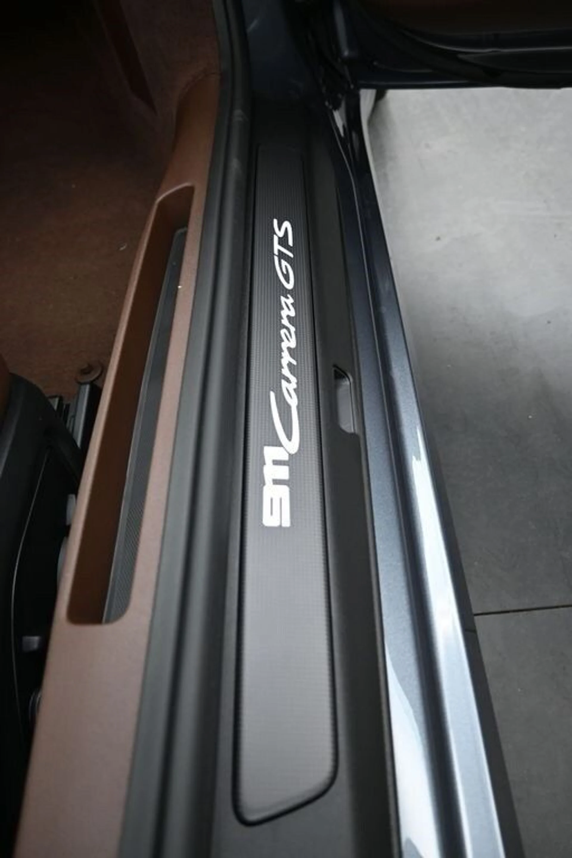 mph013_72648985_ebc502d61e16366a4814396295e27d71x_5298b86f2c