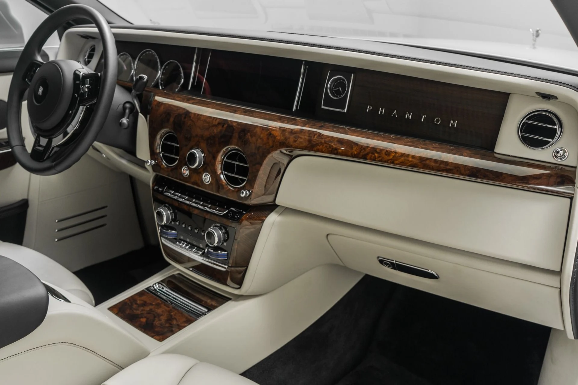 mph013_730299265_Used_2023_Rolls_Royce_Phantom_Shooting_Star_Headliner_Very_Low_Miles_1768421489_1f26d4d490