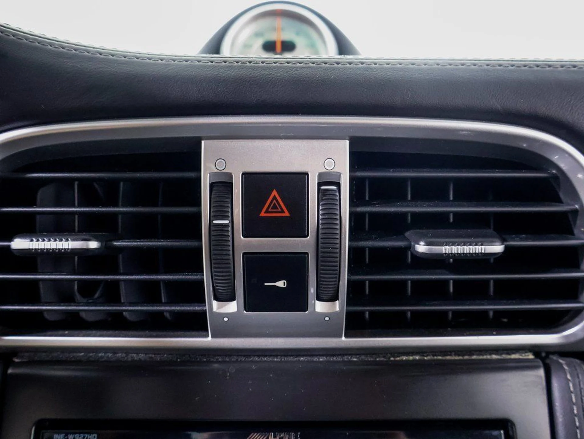 mph013_748822803_1945ac3dd70f467b99184a06ed47c9a0x_b8dafbe219