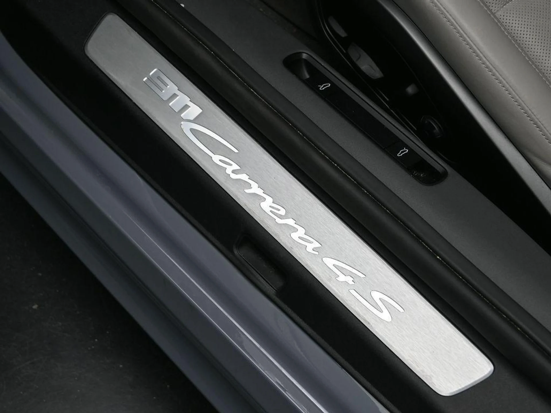 mph013_756921888_vw_L_Mh2fl_Y_Wg_G_Lbsoz_Erxv_Jb24_M_8b87b76e8f