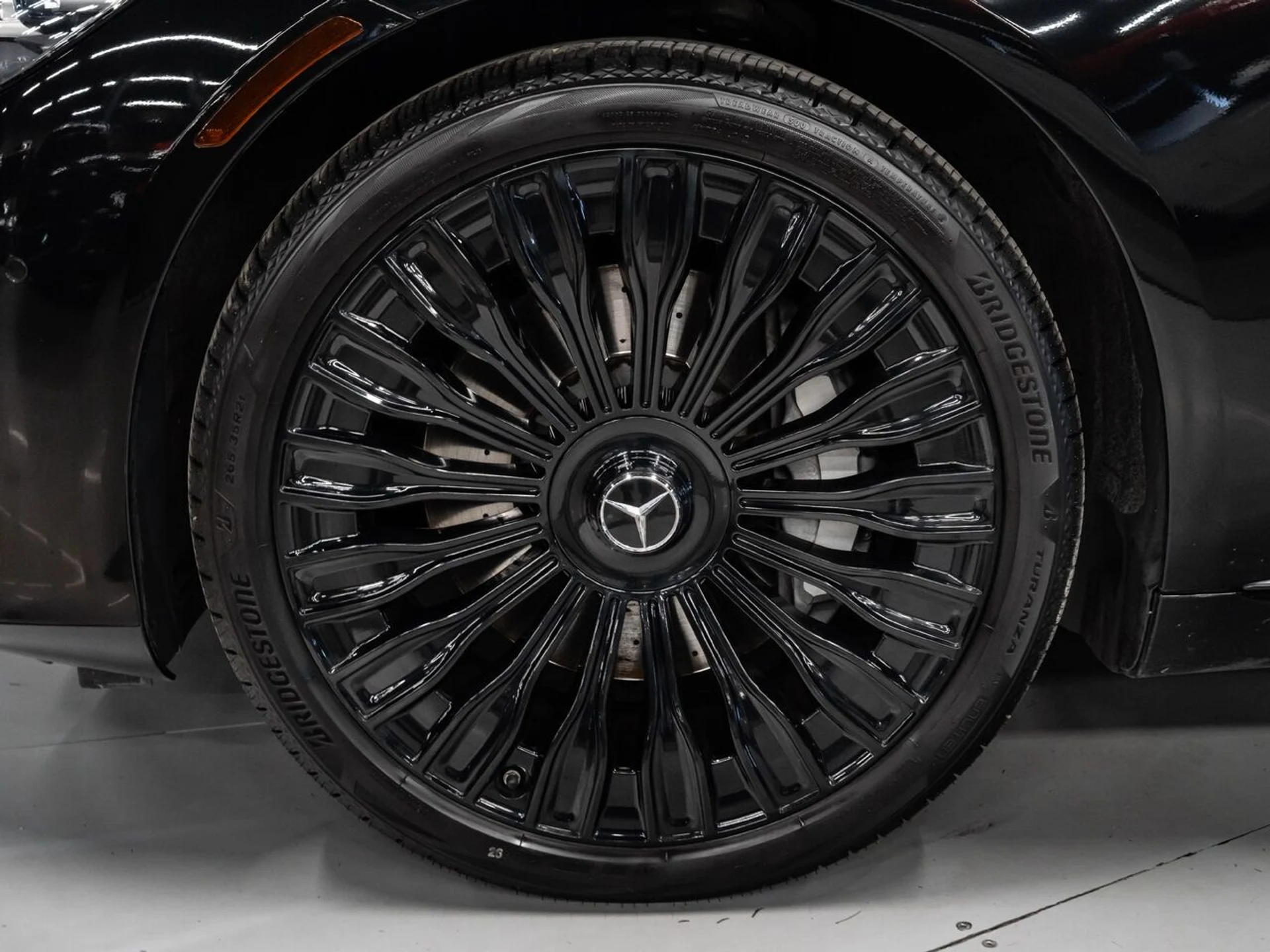 mph013_760406738_mercedes_benz_s_class_2023_fcf1f0375e