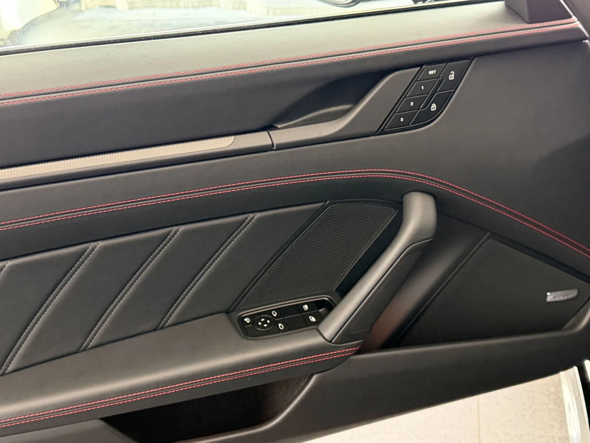 mph013_761511431_e03556ba1ccbaa6b7554c26e039f1243x_aa09b2d552