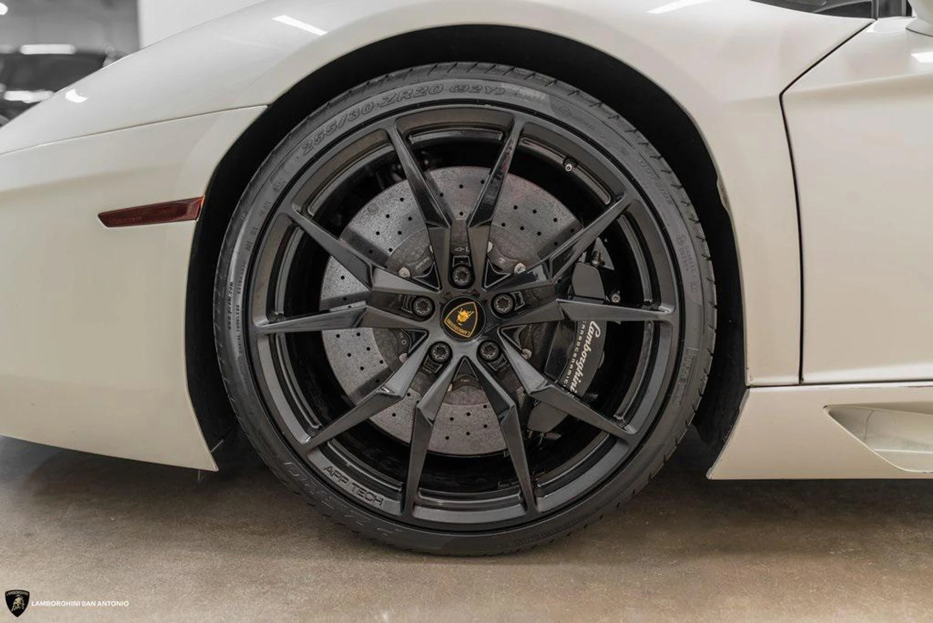 mph013_763409867_WU_20_U_lnsyv_A5z_CMO_Jm_YZP_9r70_34d8012e43