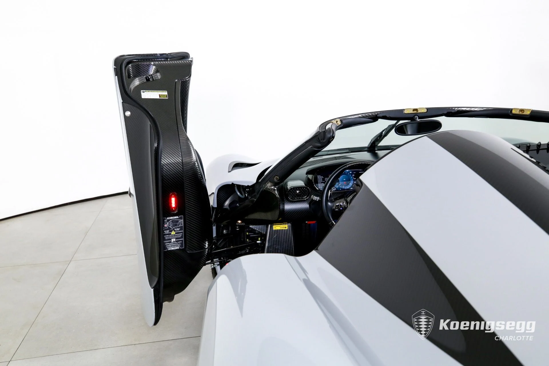 mph013_76760597_Used_2020_KOENIGSEGG_REGERA_1761057076_8fb4fcc211