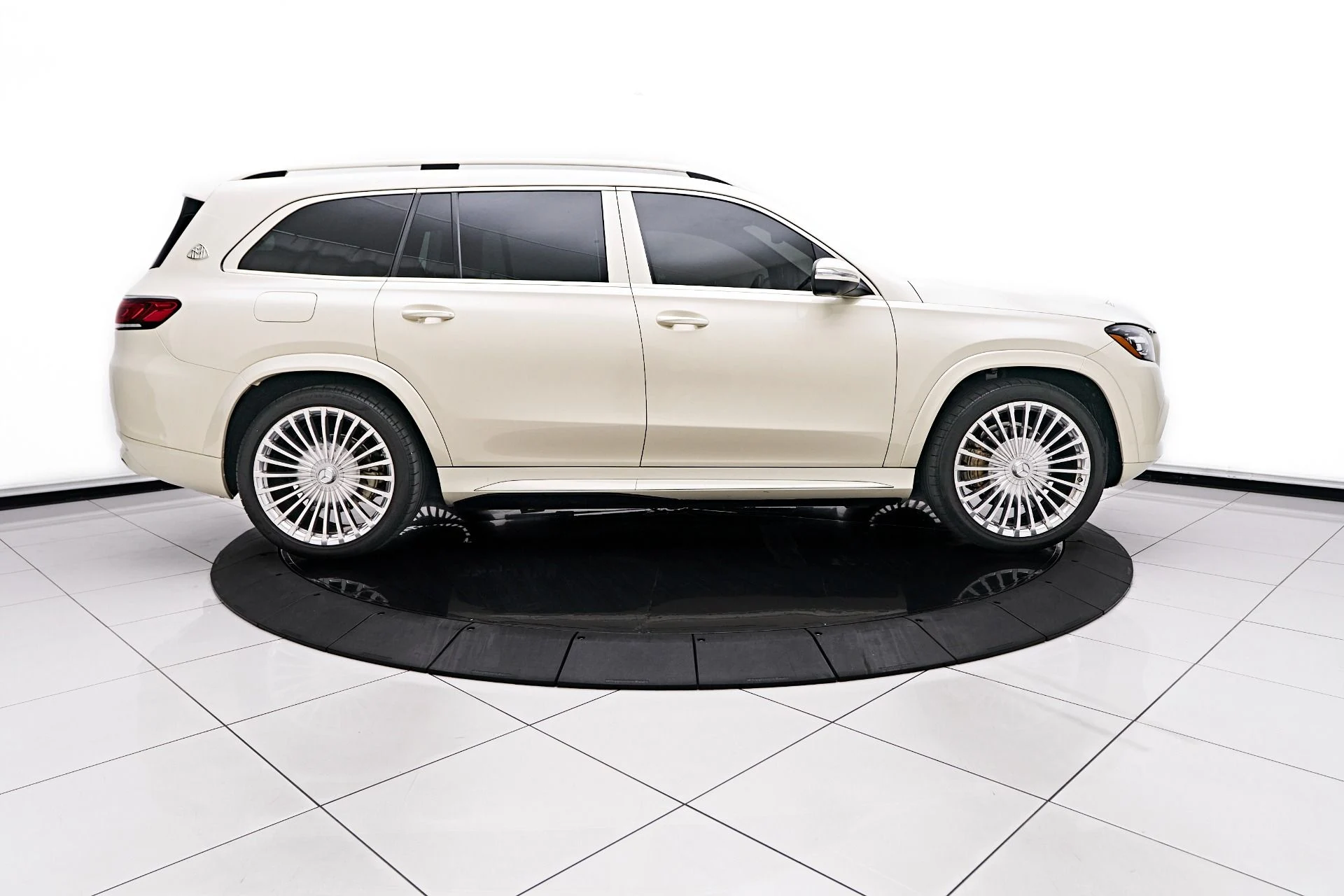 mph013_77955124_Used_2021_Mercedes_Benz_GLS_Maybach_GLS_600_1750720841_429a55bcb9