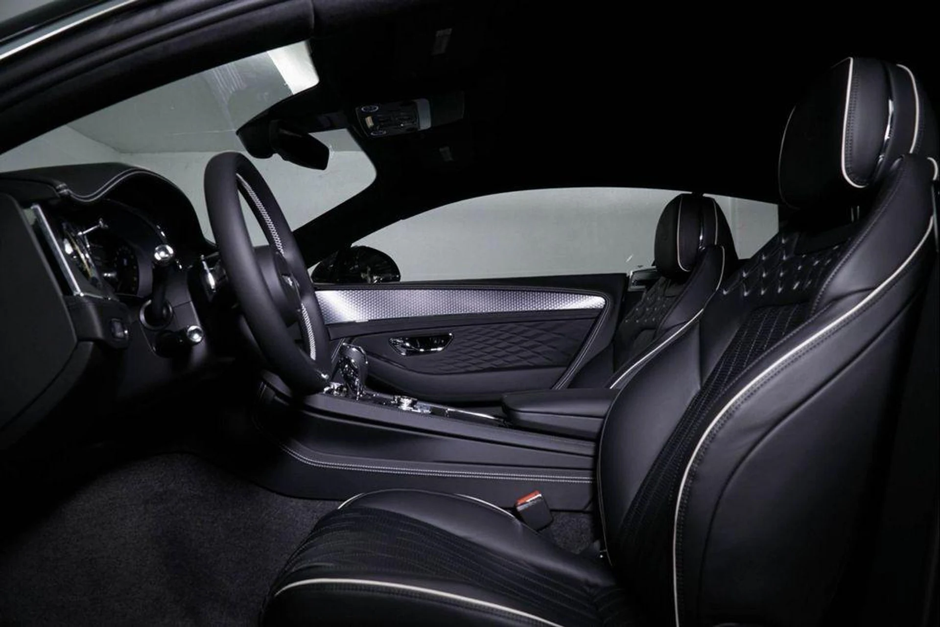 mph013_782316920_g_U_DWFI_1_MH_5_v_O_AA_4_R6_Xp_K1_Els_019dfb790c