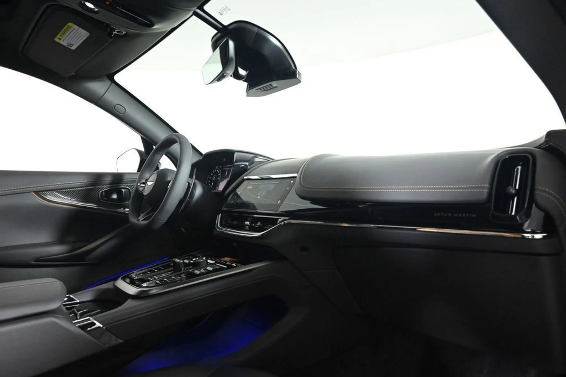 mph013_782857755_new_2026_aston_martin_dbx_sawd_11350_23029728_14_1024_a6cb80145d