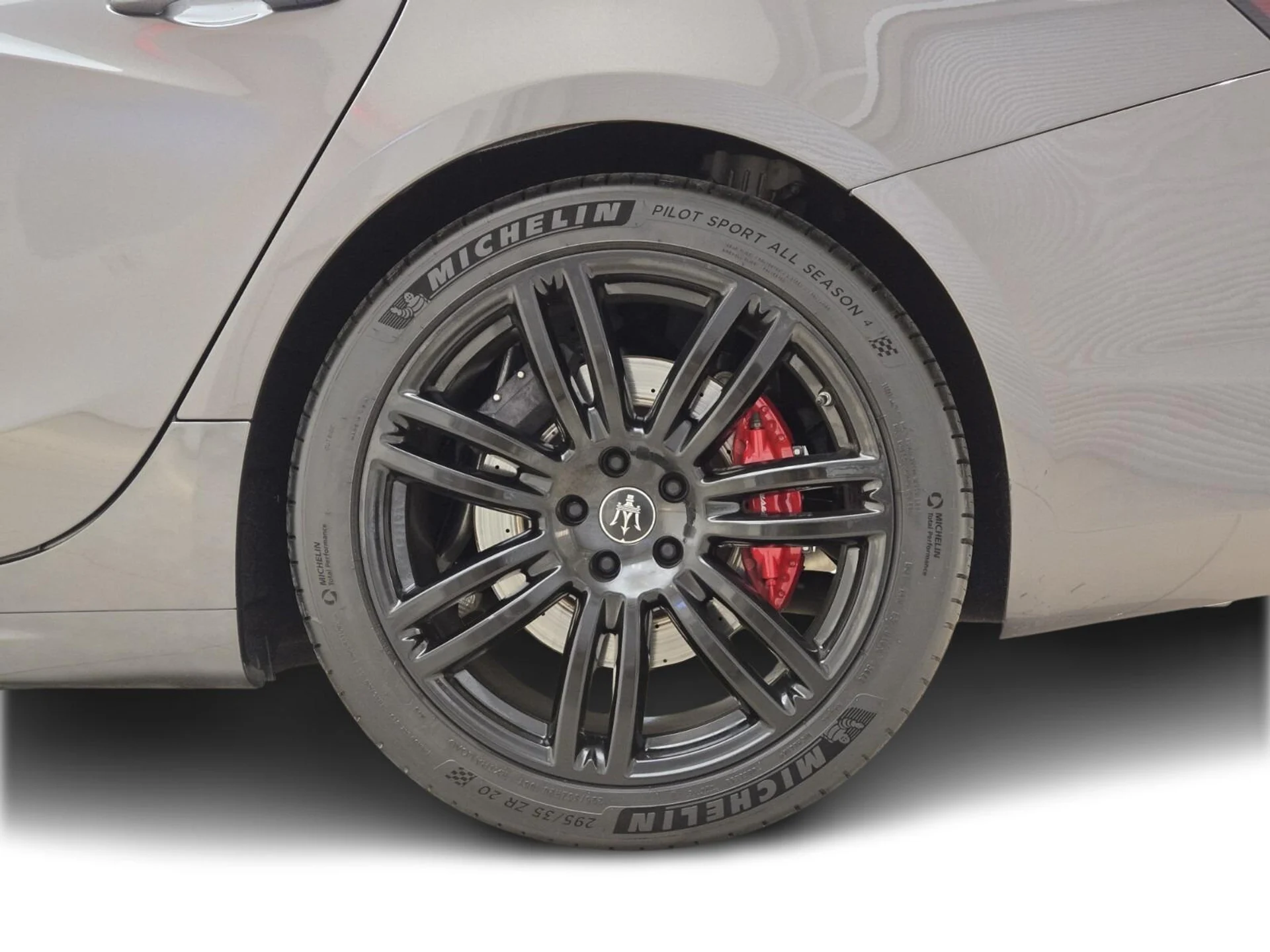 mph013_788623178_Used_2022_Maserati_Ghibli_Modena_1763108981_20fcb2e796