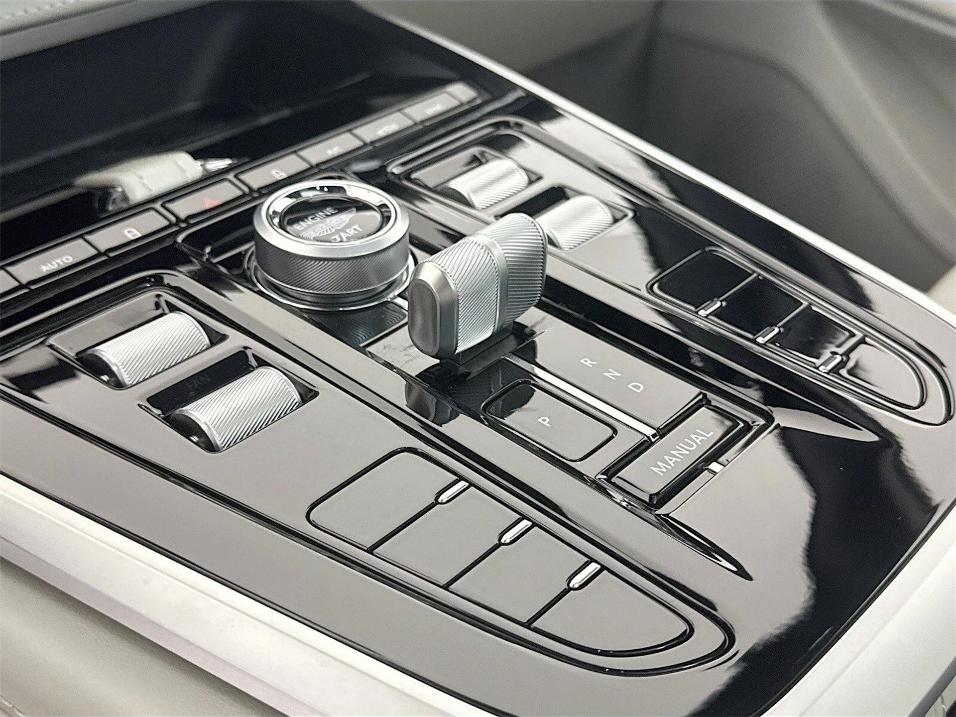 mph013_794455308_f849f35abf1b5070a8caef40f4a1d343x_126afaed23