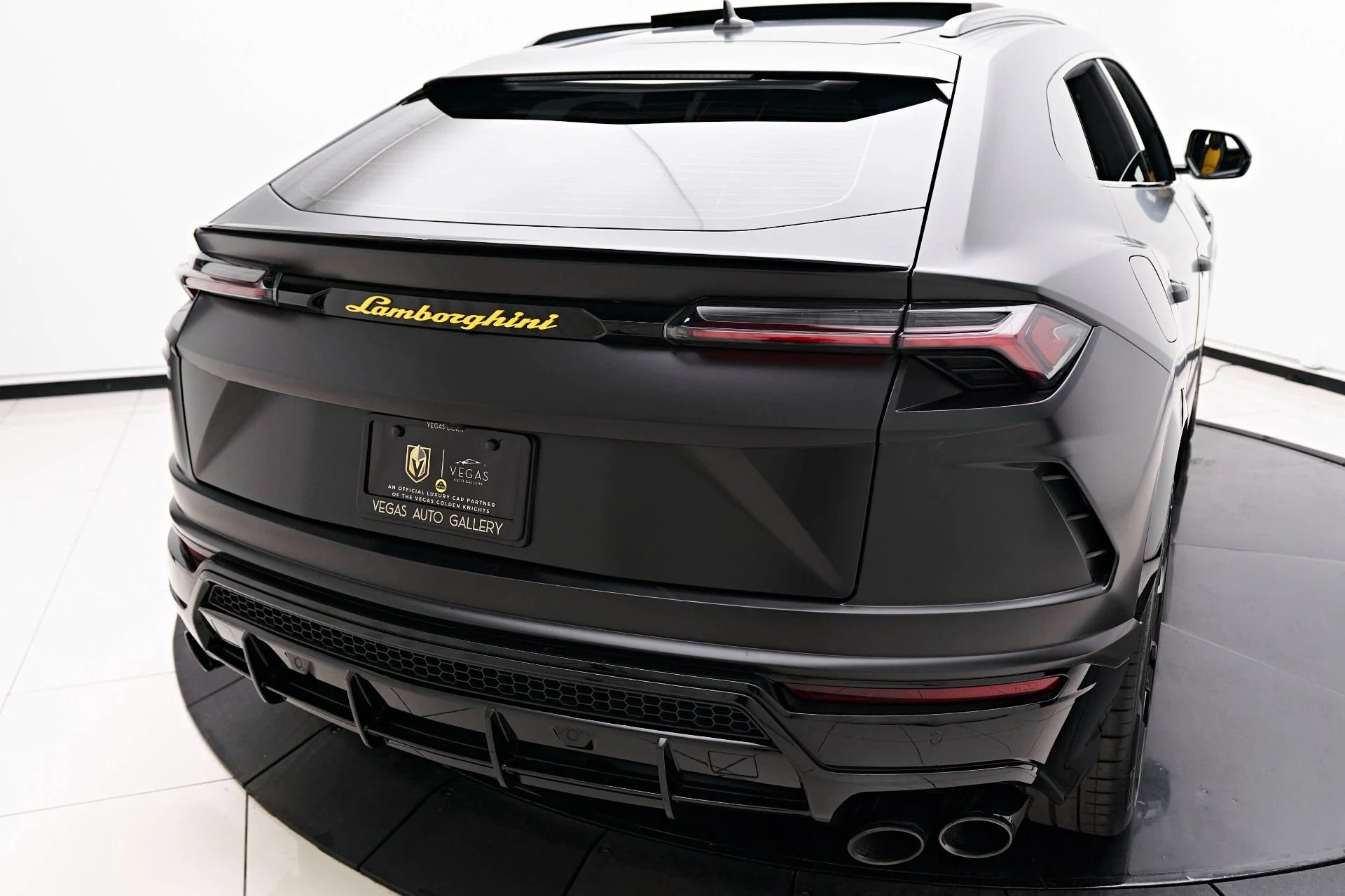 mph013_795089020_Used_2022_Lamborghini_Urus_1714440387_15f9c8e8f5
