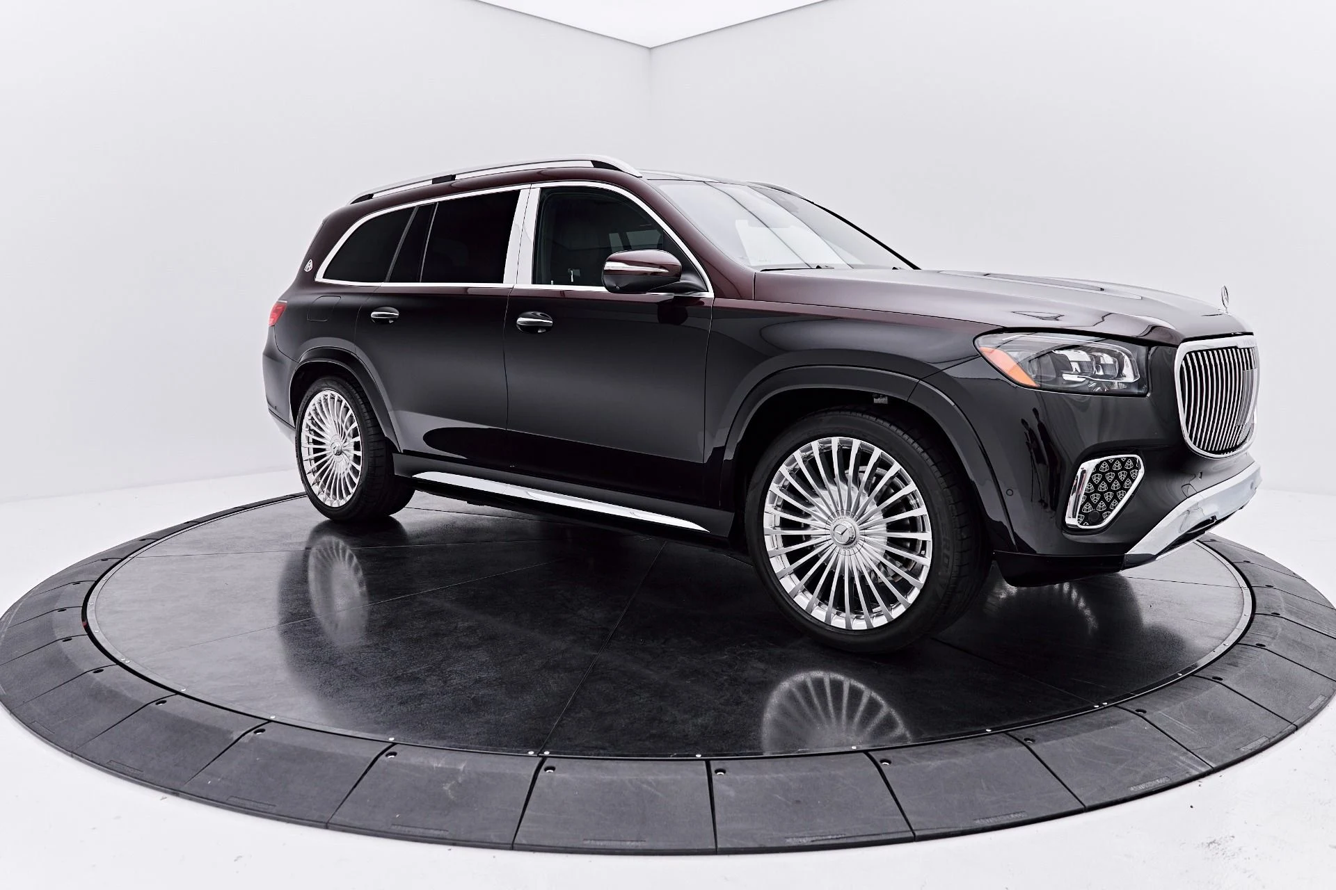 mph013_804386602_Used_2024_Mercedes_Benz_GLS_Maybach_GLS_600_1790212300_5238b2d55d