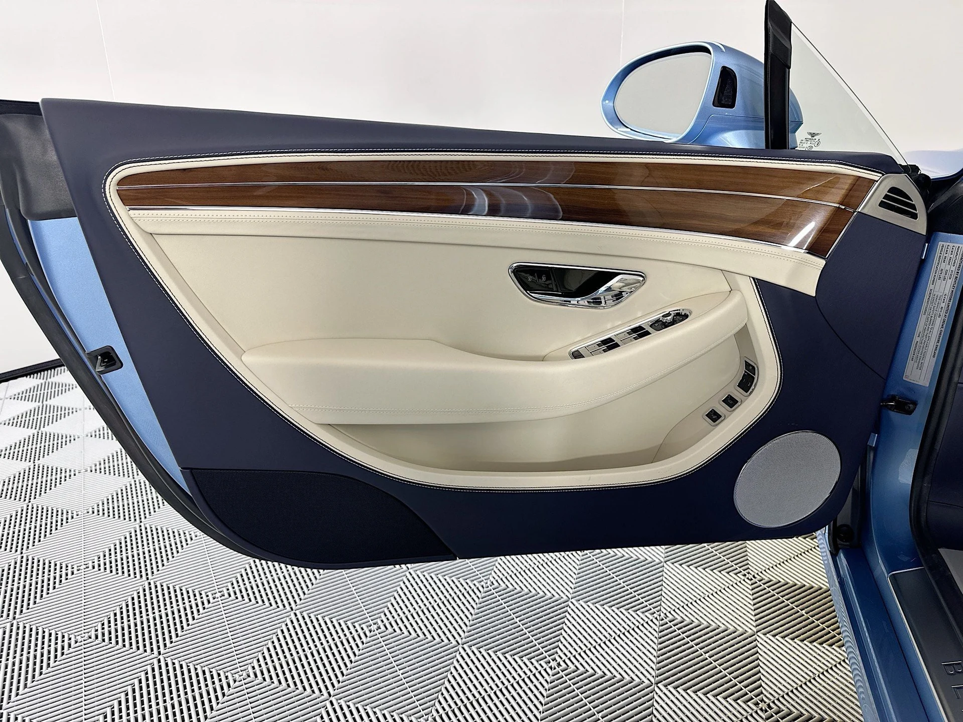 mph013_805309545_14_a88c50ac53