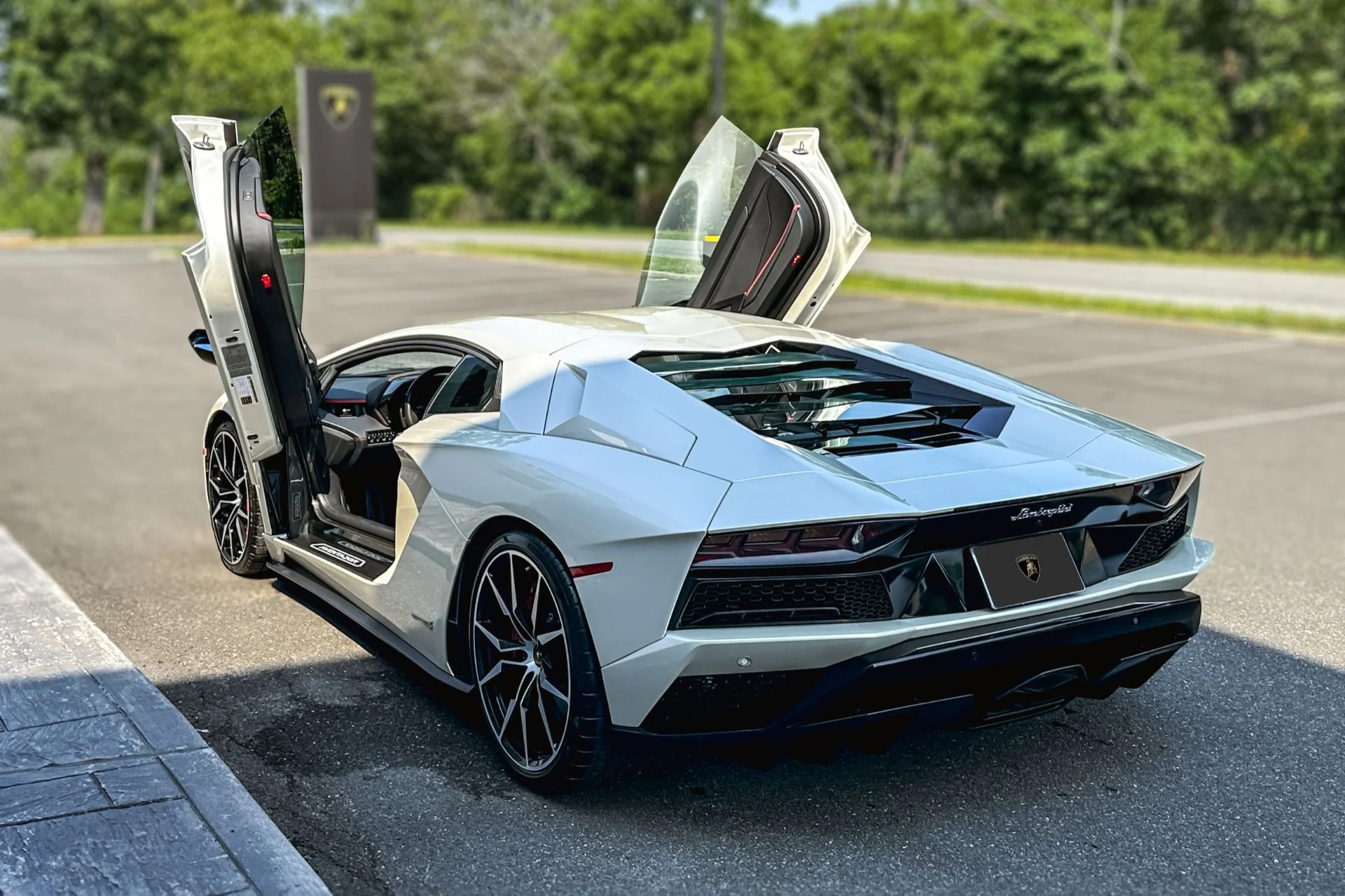 mph013_808326153_Used_2017_Lamborghini_Aventador_S_S_1783080351_805b789498