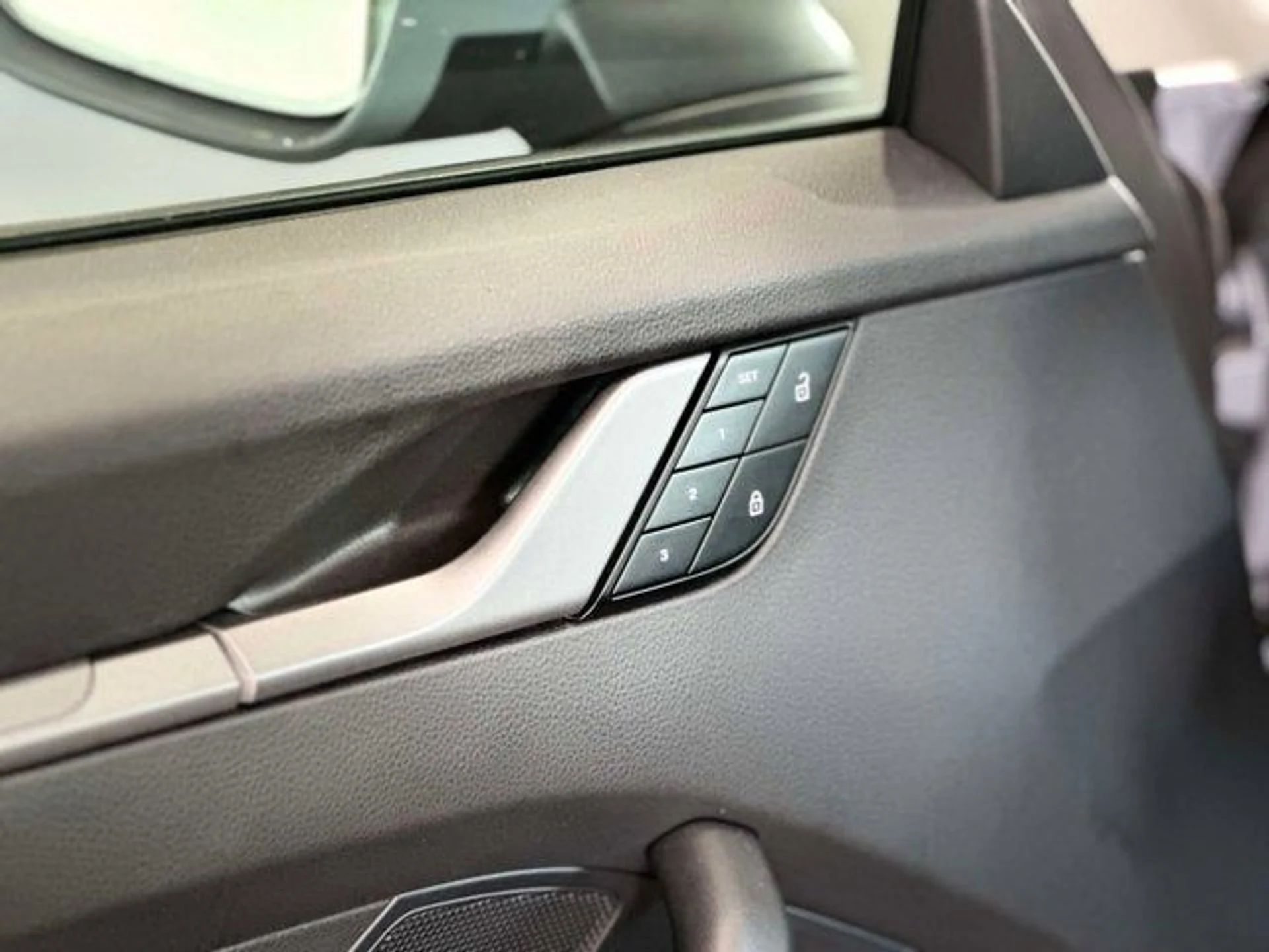 mph013_81013185_14_4a501d91b0