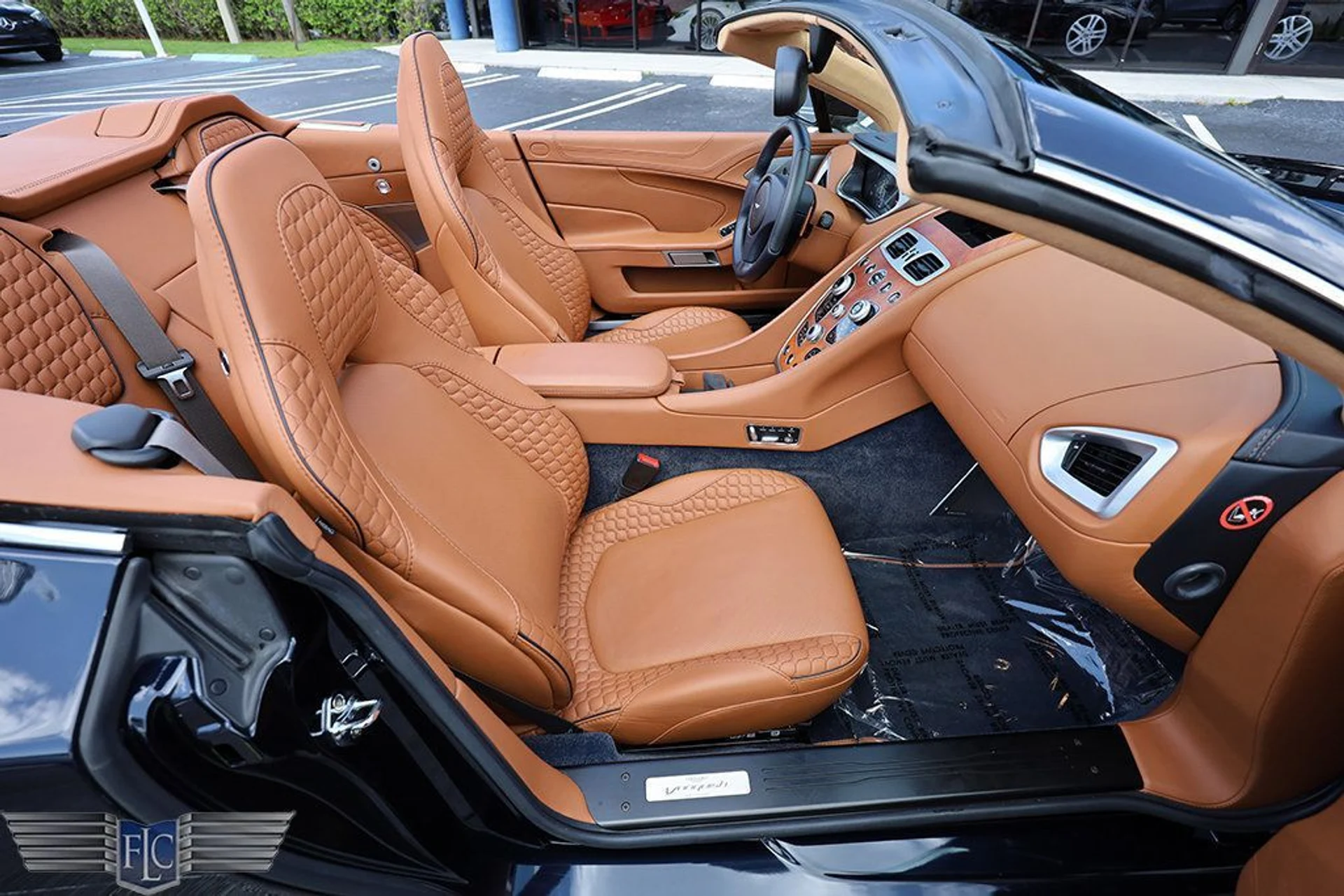 mph013_810268350_used_2016_aston_martin_vanquish_2drvolante_6305_23035599_14_1024_10b3d685c6