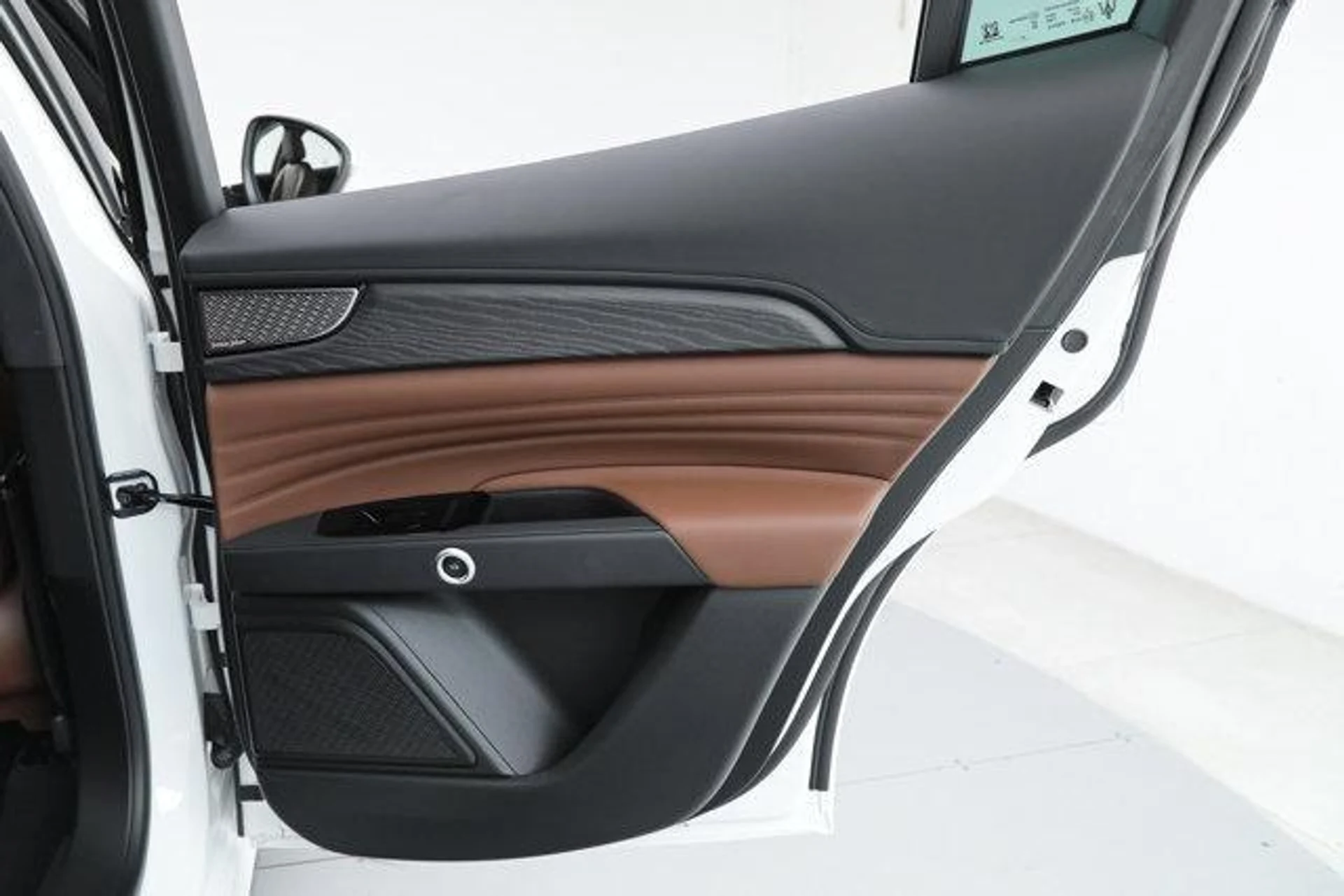 mph013_824618416_y0_Pe_I_Ws_Ta_SG_4t_P4_j_R8_Reha_XX_3_E_afde962d9d