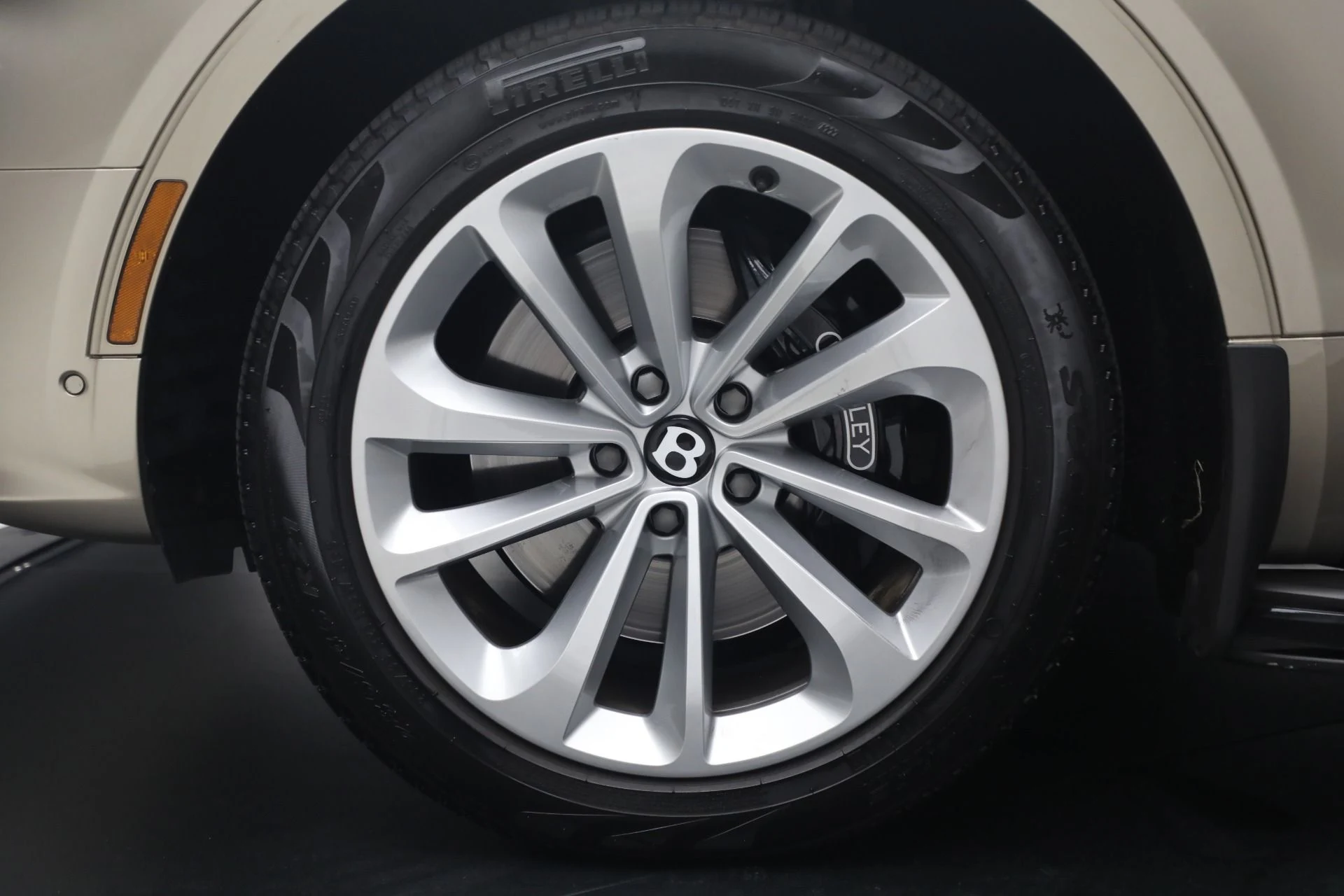 mph013_835678395_Used_2021_Bentley_Bentayga_V8_1780783509_ef34056275