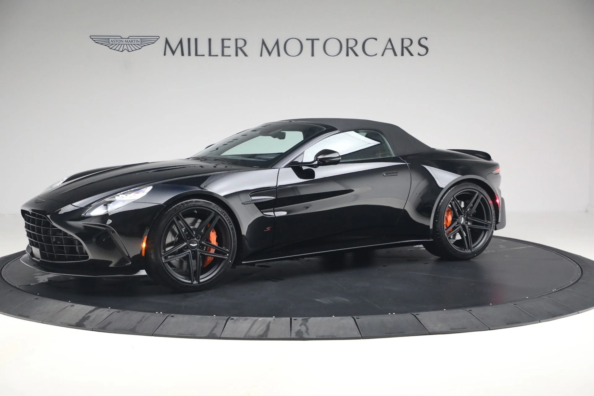 mph013_83713701_New_2026_Aston_Martin_Vantage_S_Roadster_1790281816_eeb53f14bf