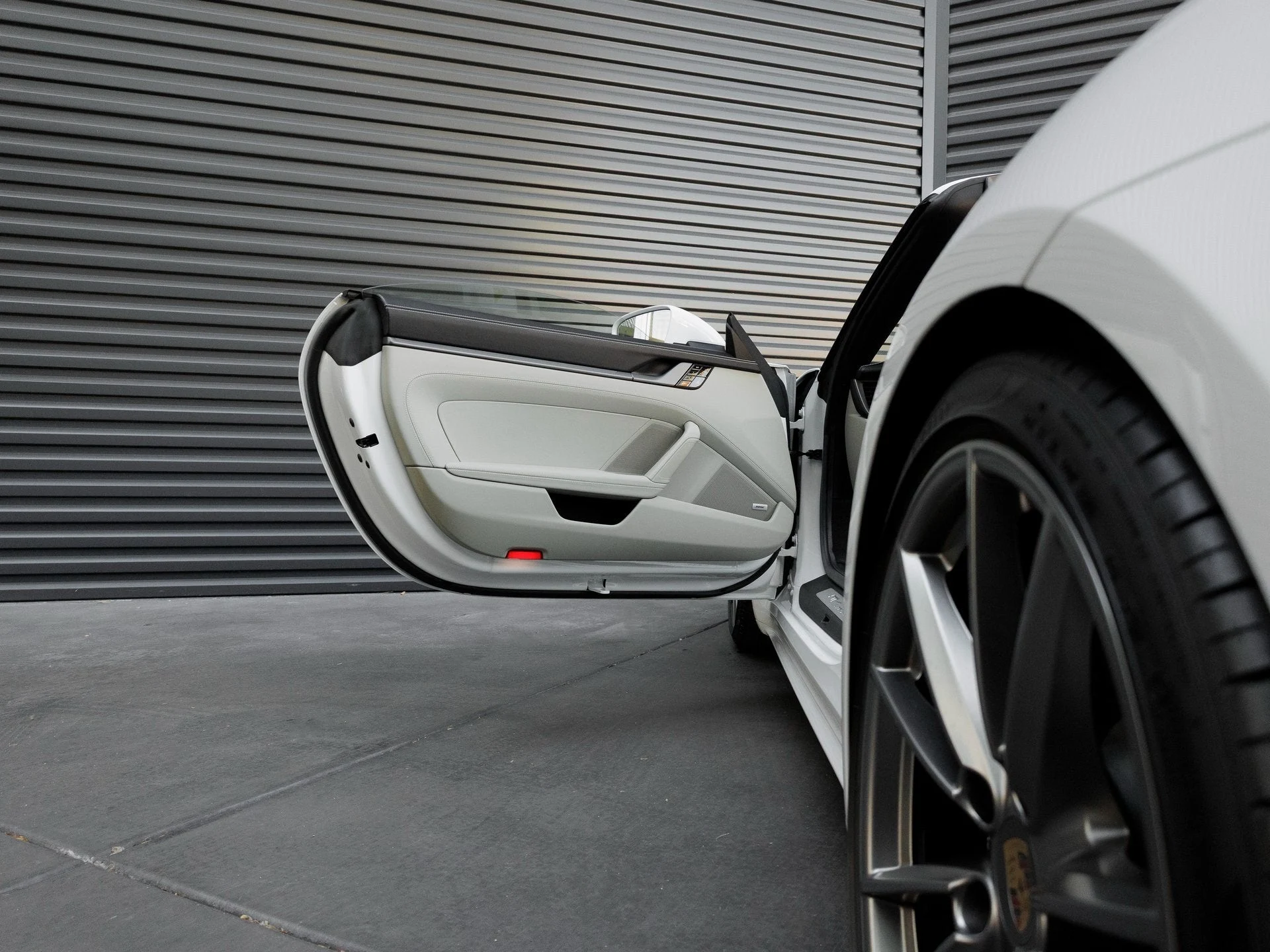 mph013_838482912_14_00af05dc5a