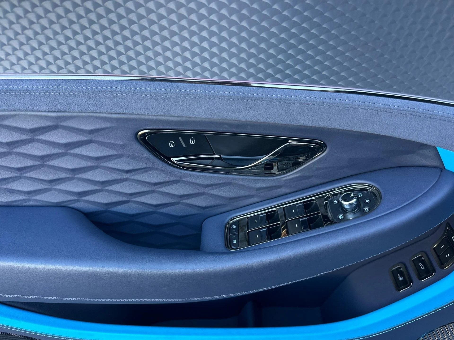 mph013_841707377_New_2025_Bentley_Continental_GT_GT_Speed_1760604274_b9c25cbbc9