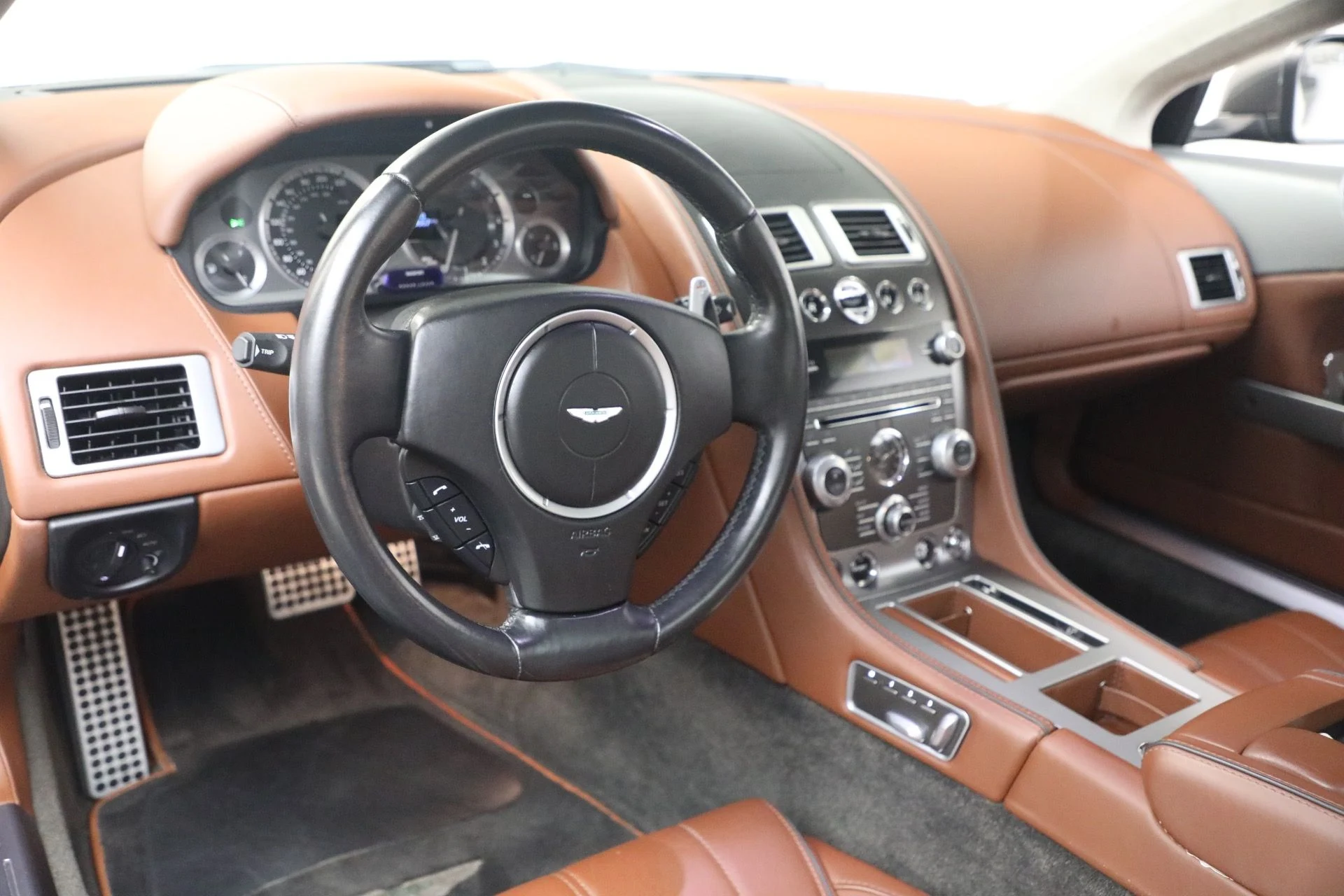 mph013_842927560_Used_2014_Aston_Martin_DB_9_1789160286_8e9e52880d