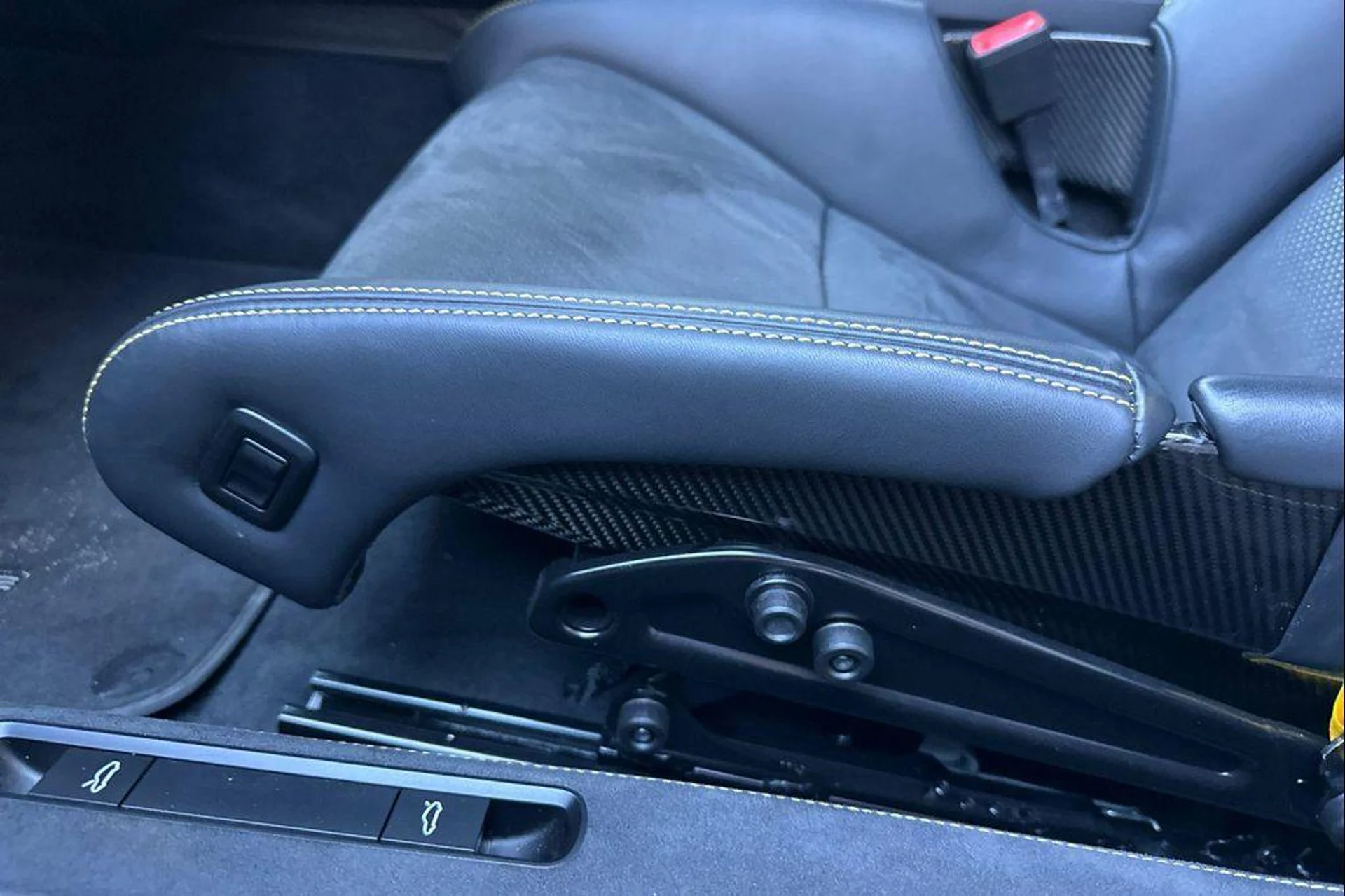 mph013_849056381_Icol_YG_6_OL_5k_Lq_Ogv_BP_2o0_M51_U_2ad23fc15b