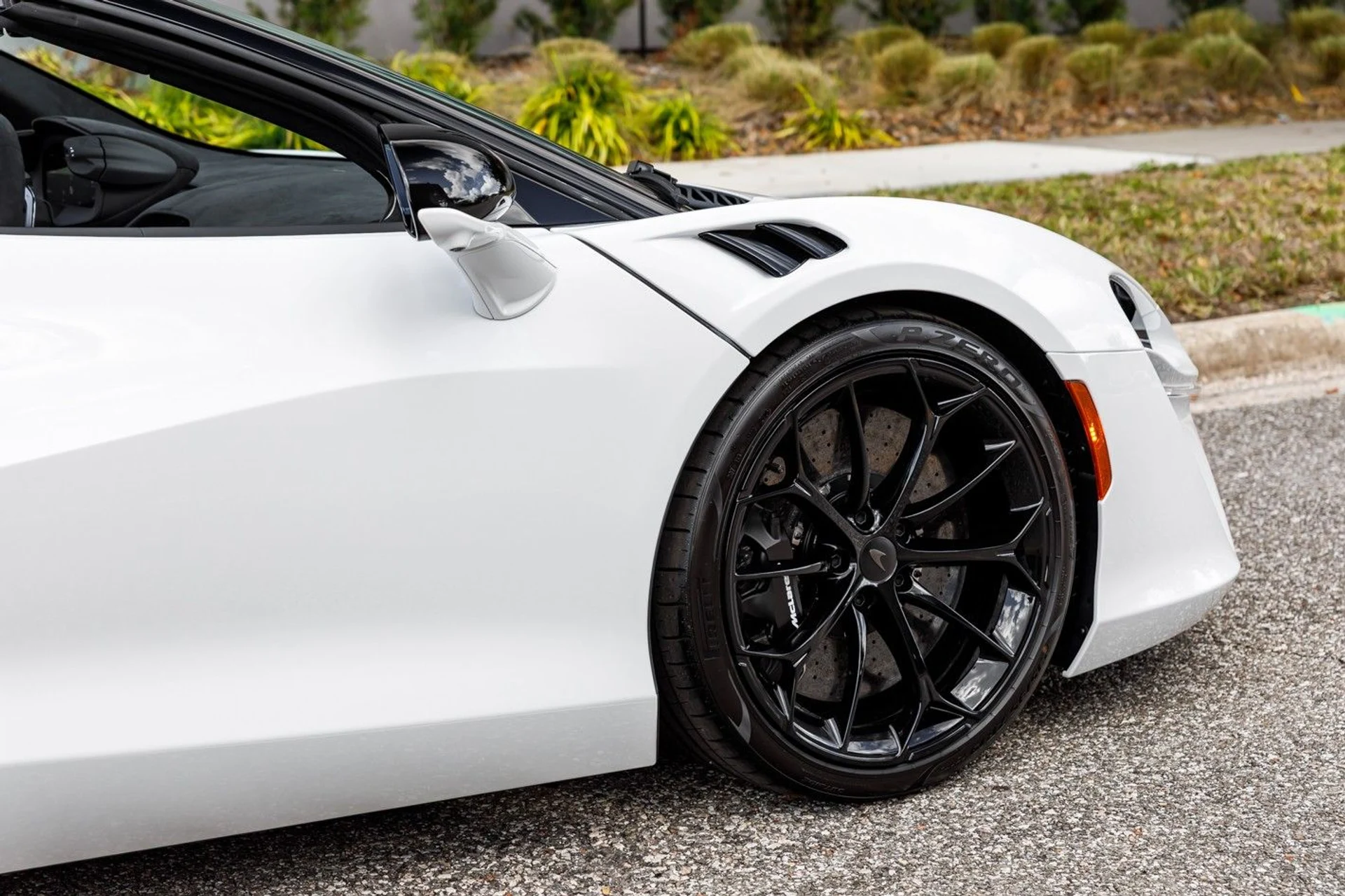 mph013_849144780_657_p14_l_2690d397ae